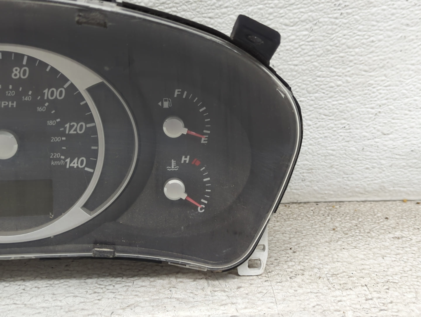 2007-2009 Hyundai Tucson Instrument Cluster Speedometer Gauges P/N:94011-2E215 Miles: Fits Fits 2007 2008 2009 OEM Used Auto
