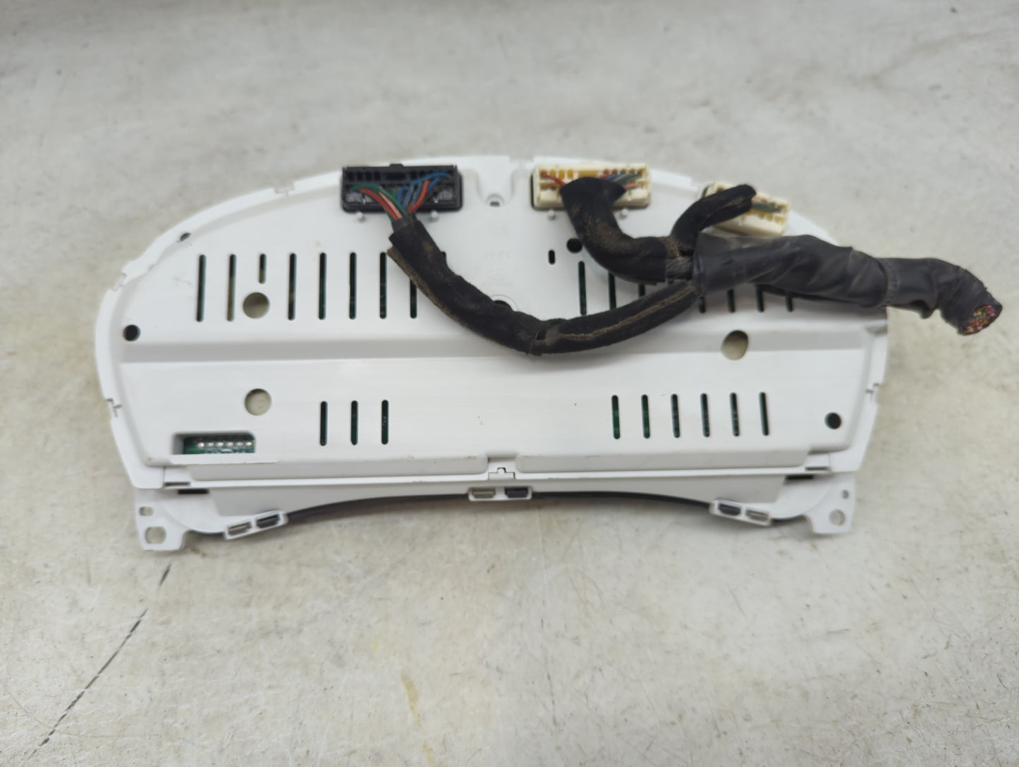 2007-2009 Hyundai Tucson Instrument Cluster Speedometer Gauges P/N:94011-2E215 Miles: Fits Fits 2007 2008 2009 OEM Used Auto
