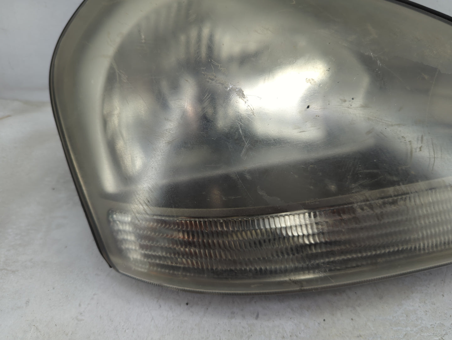 2005-2008 Hyundai Tucson Driver Left Oem Head Light Headlight Lamp - Oemusedautoparts1.com
