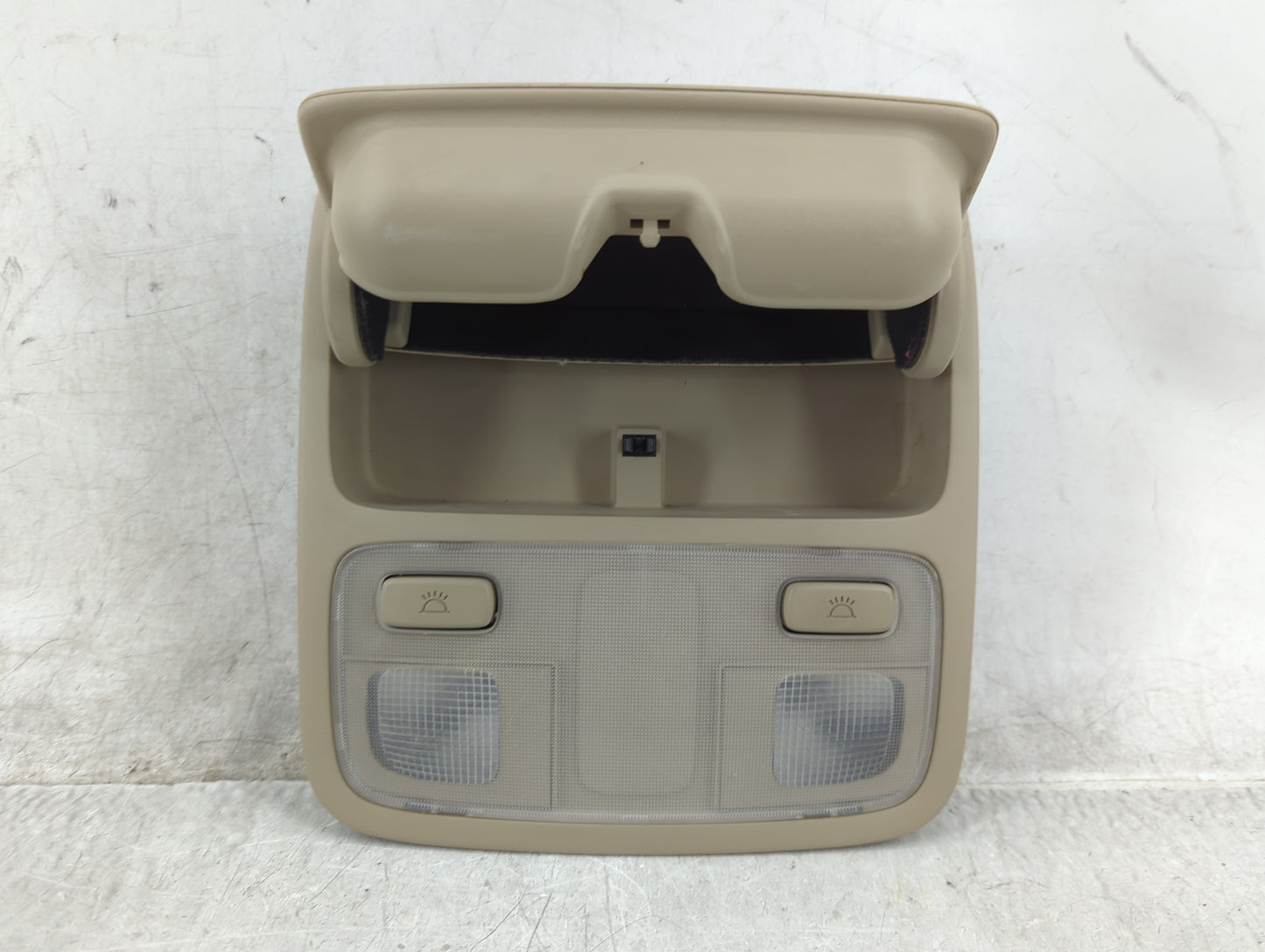 2007 Hyundai Tucson Overhead Roof Console - Oemusedautoparts1.com