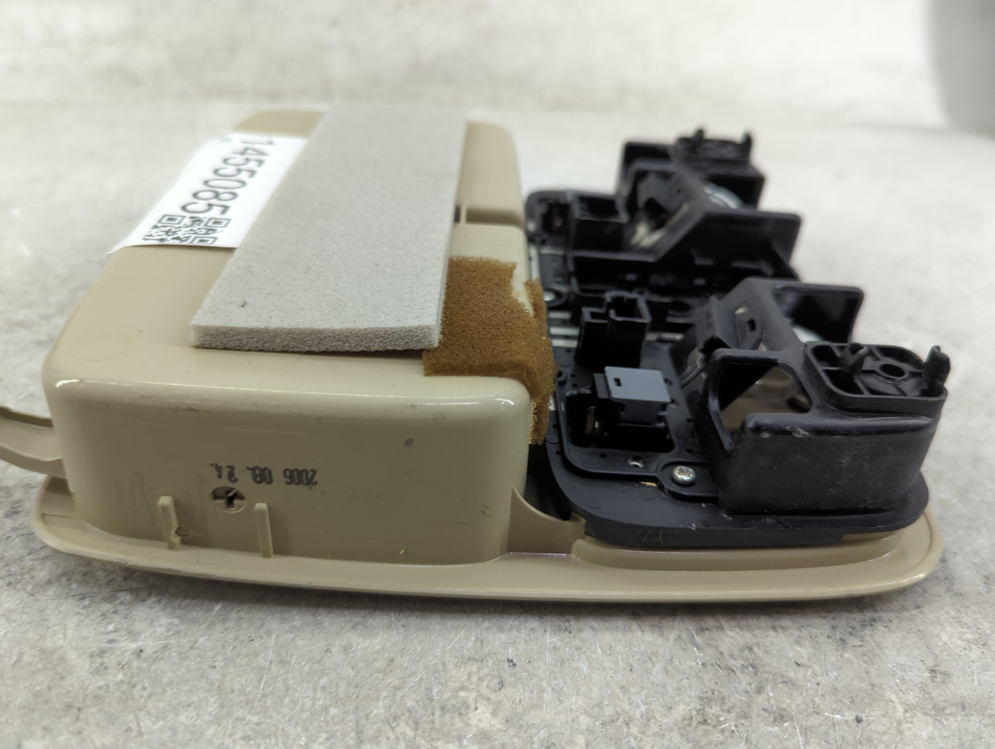 2007 Hyundai Tucson Overhead Roof Console - Oemusedautoparts1.com
