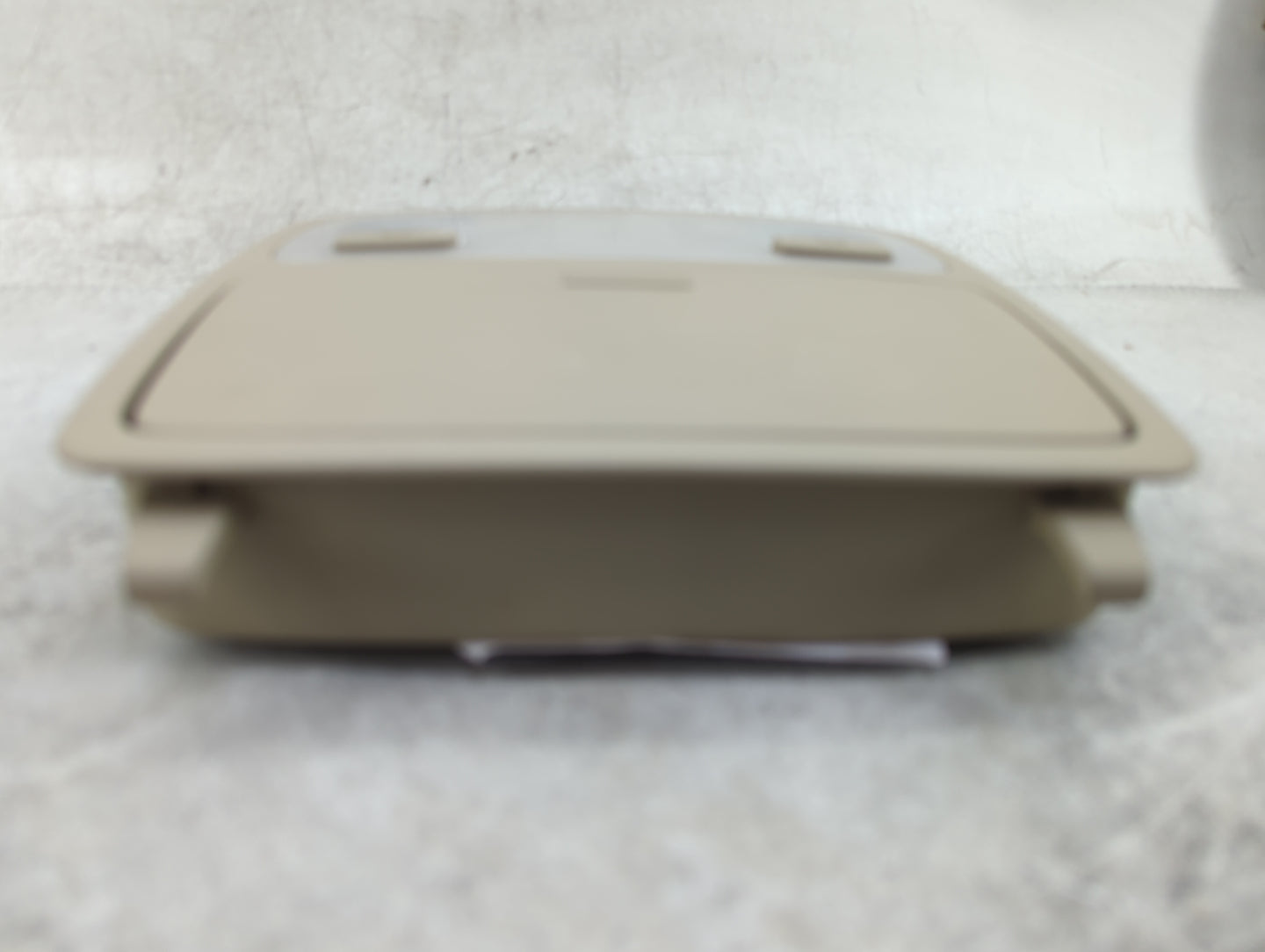 2007 Hyundai Tucson Overhead Roof Console - Oemusedautoparts1.com