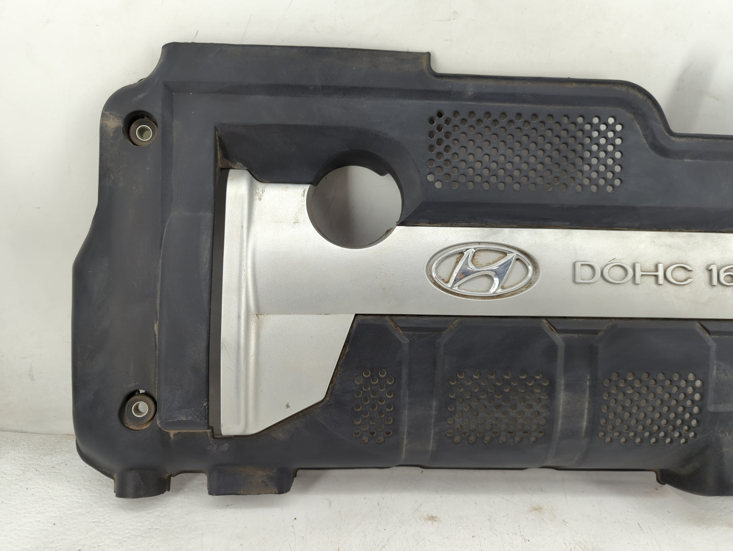 2007 Hyundai Tucson Engine Cover 1460577 - Oemusedautoparts1.com