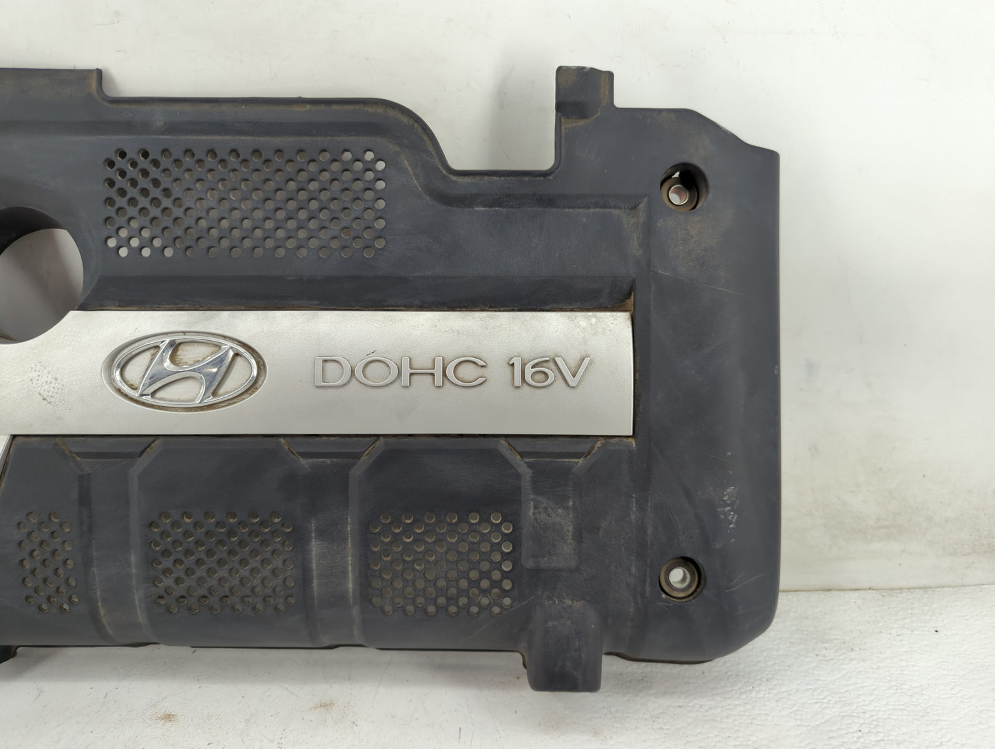 2007 Hyundai Tucson Engine Cover 1460577 - Oemusedautoparts1.com