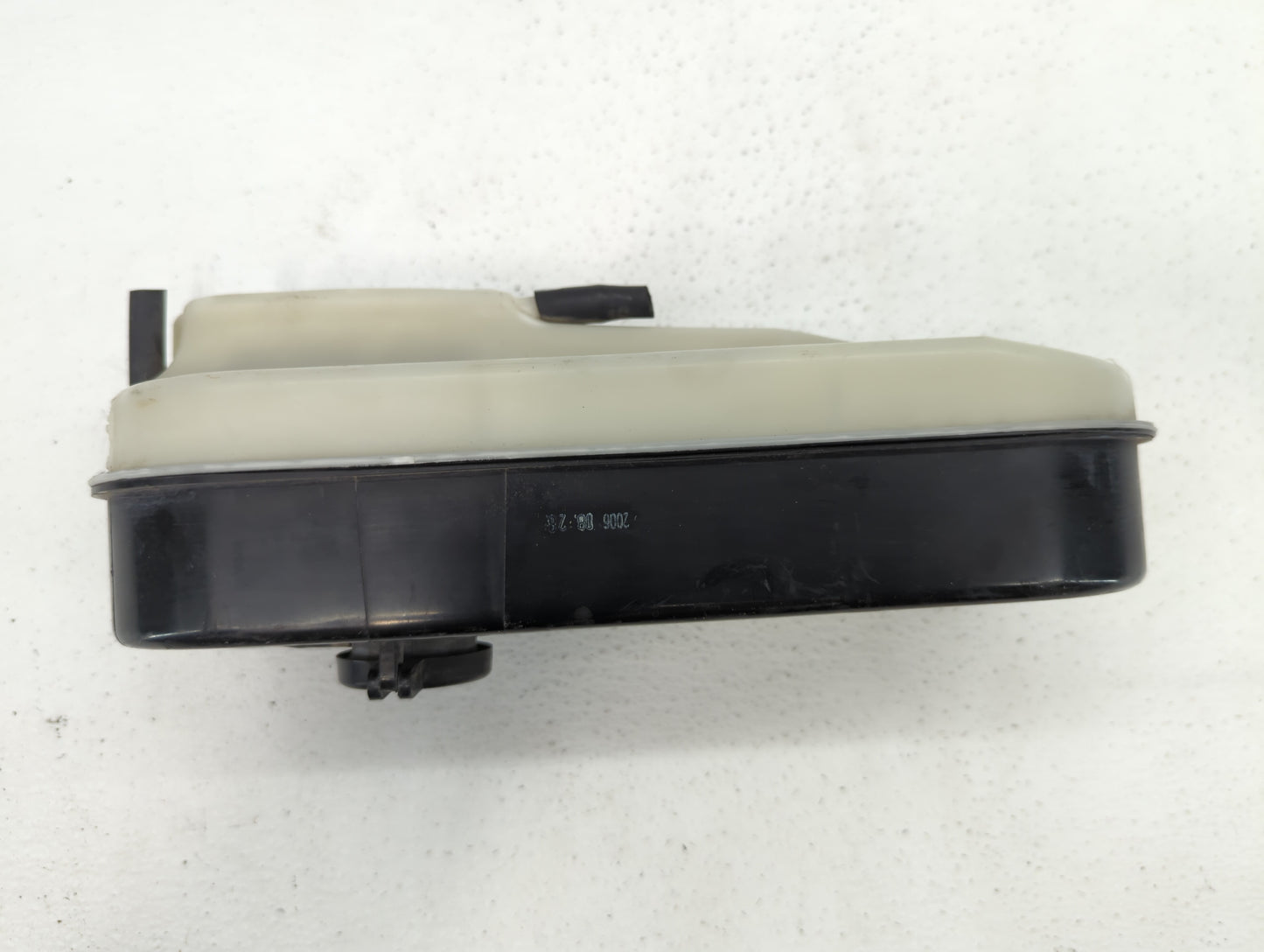 2005-2009 Hyundai Tucson Radiator Coolant Overflow Expansion Tank Bottle - Oemusedautoparts1.com