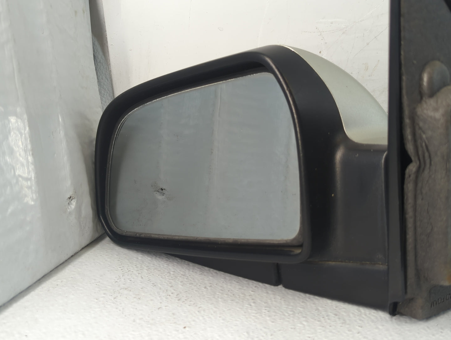 2005-2009 Hyundai Tucson Driver Left Side View Manual Door Mirror Grey - Oemusedautoparts1.com