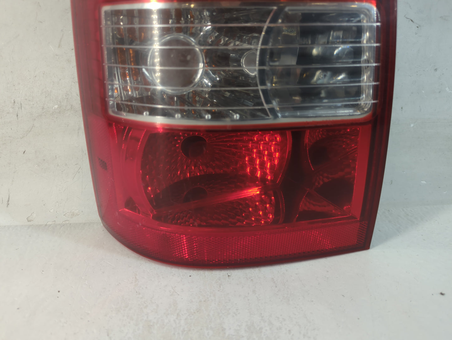 2005-2009 Hyundai Tucson Tail Light Assembly Driver Left OEM P/N:A#1157 P21/5W Fits Fits 2005 2006 2007 2008 2009 OEM Used A