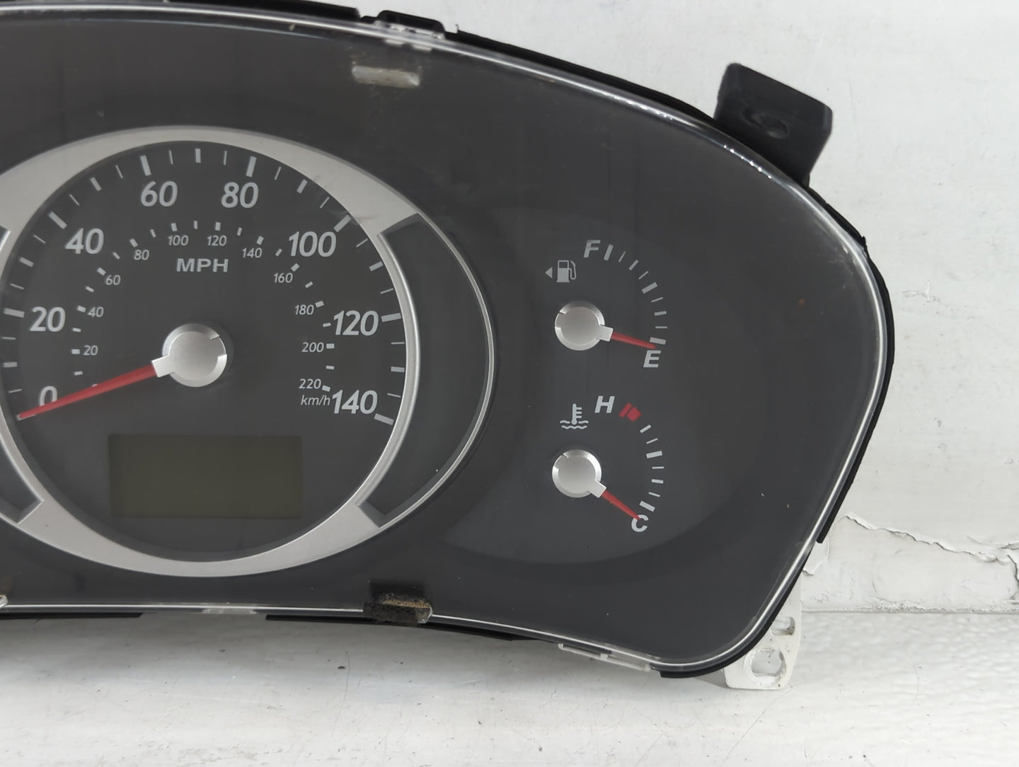 2007 Hyundai Tucson Instrument Cluster Speedometer Gauges Fits OEM Used Auto Parts - Oemusedautoparts1.com