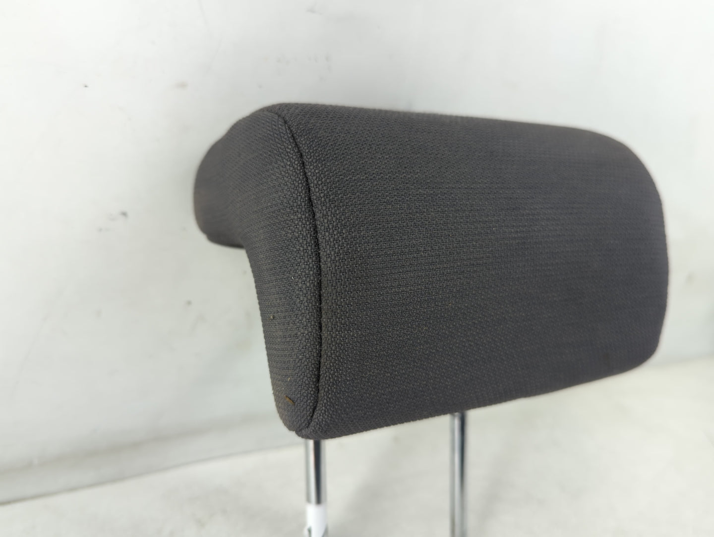 2005-2008 Hyundai Tucson Headrest Head Rest Rear Center Seat Fits Fits 2005 2006 2007 2008 OEM Used Auto Parts - Oemusedauto