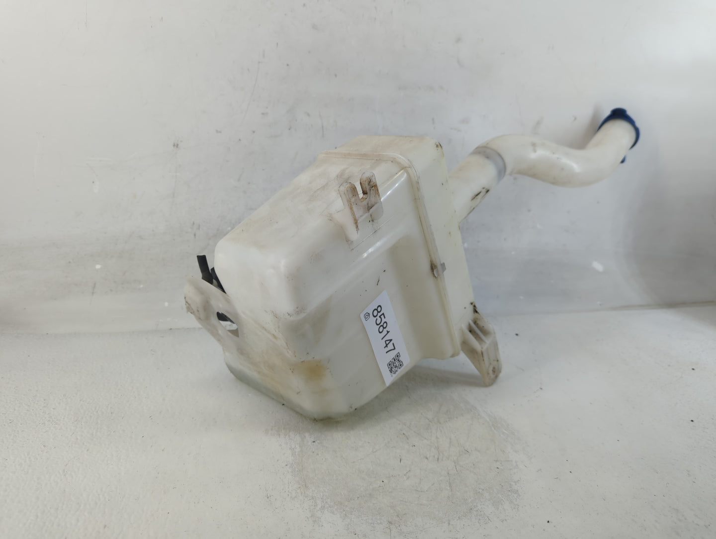 2005-2009 Hyundai Tucson Windshield Washer Fluid Reservoir Bottle Oem - Oemusedautoparts1.com