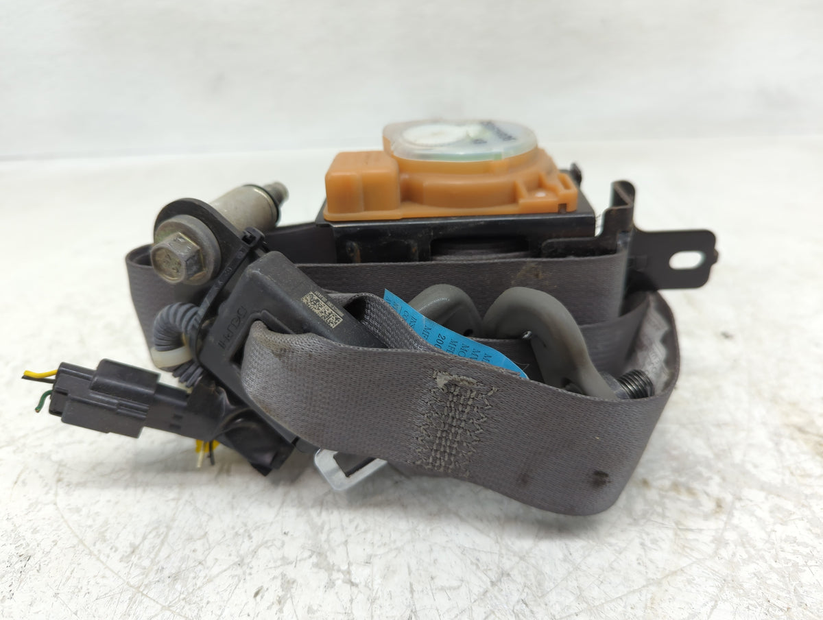 2005-2007 Hyundai Tucson Passenger Front Seatbelt Buckle - Oemusedautoparts1.com