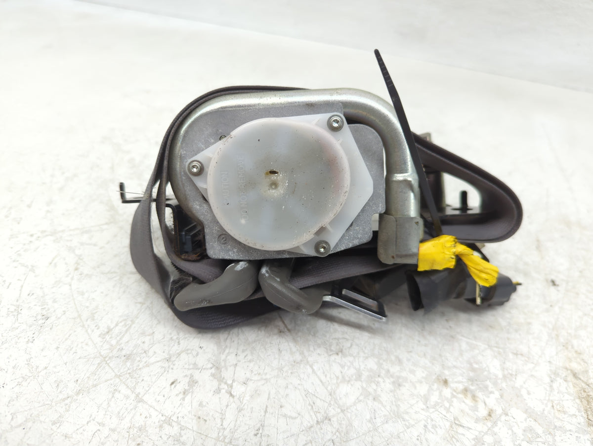 2005-2007 Hyundai Tucson Passenger Front Seatbelt Buckle - Oemusedautoparts1.com