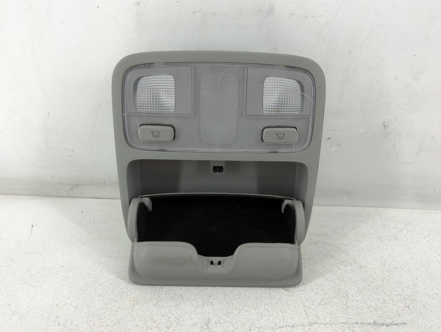 2006-2009 Hyundai Tucson Overhead Roof Console Interior Dome Light - Oemusedautoparts1.com