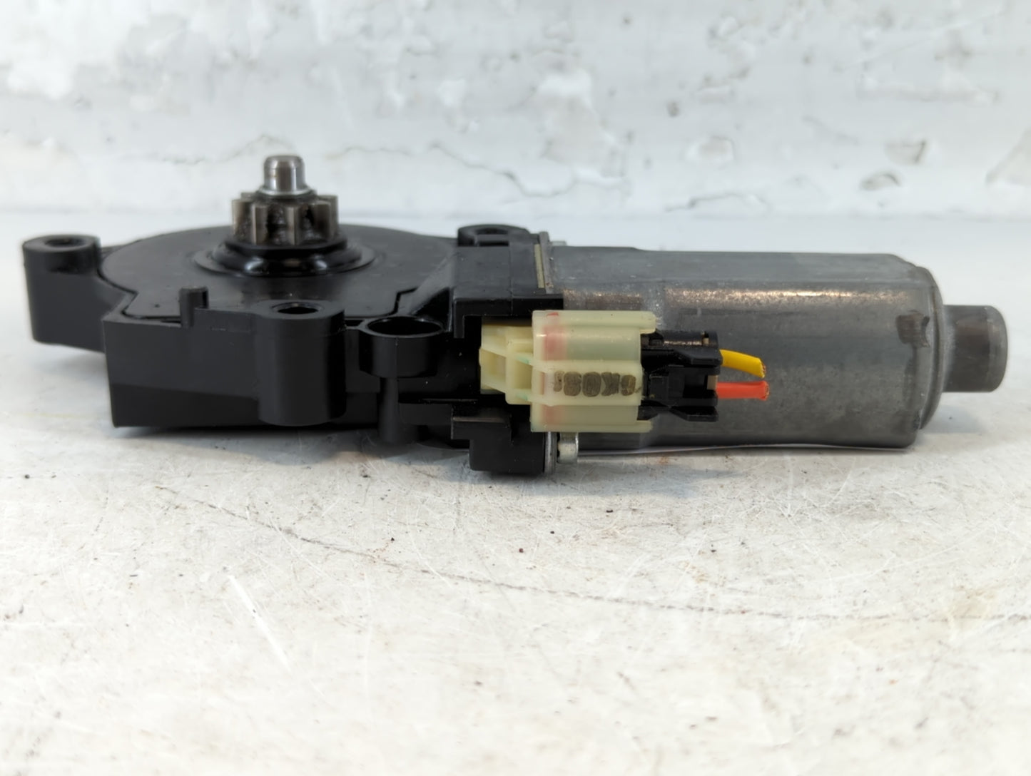 2005-2009 Hyundai Tucson Driver Rear Left Power Window Motor - Oemusedautoparts1.com