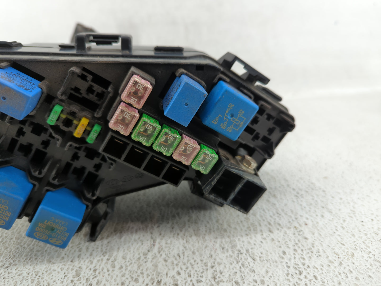 2007 Hyundai Veracruz Fusebox Fuse Box Panel Relay Module Fits OEM Used Auto Parts - Oemusedautoparts1.com