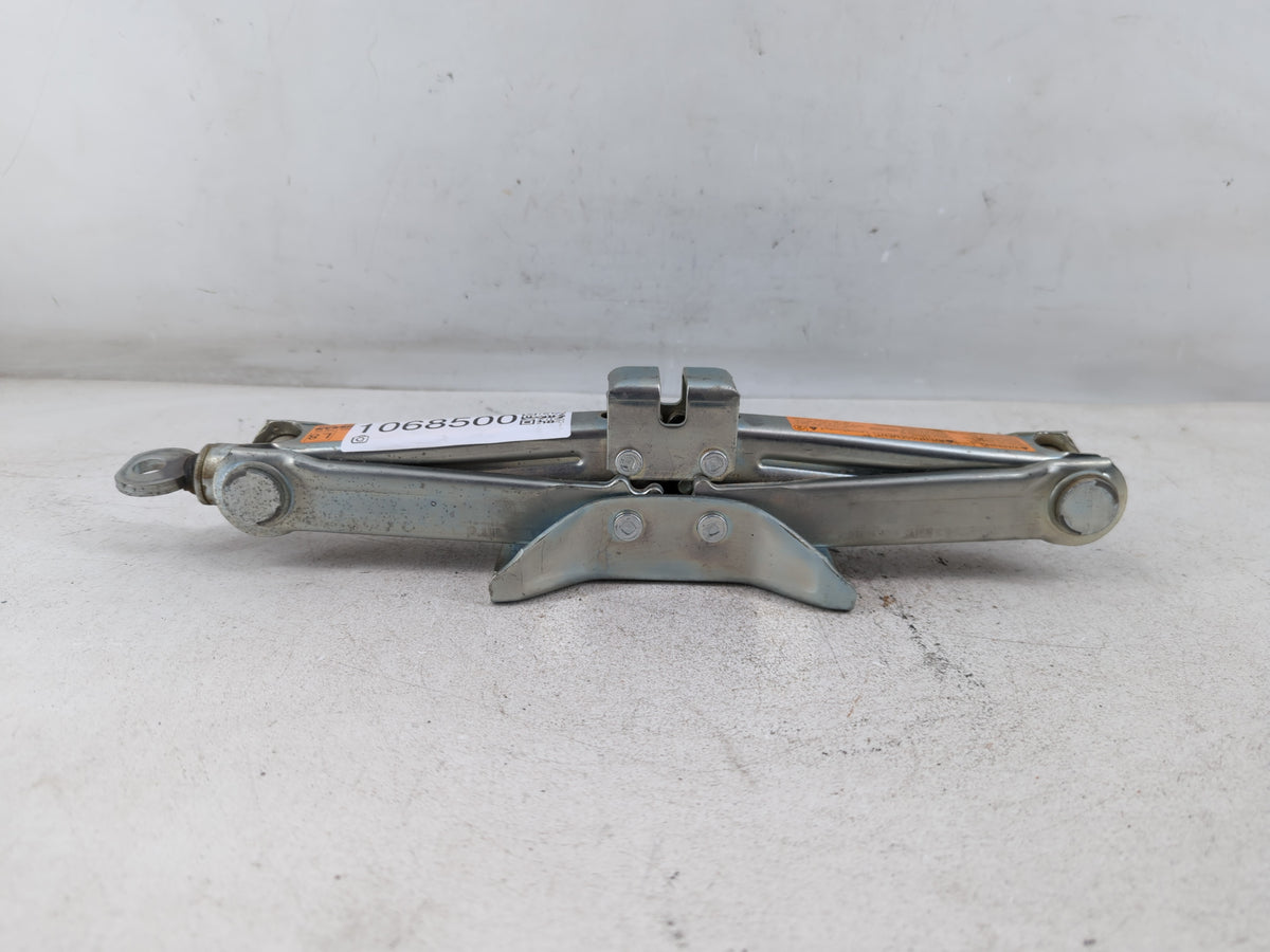 2007 Infiniti G35 Spare Scissor Car Jack - Oemusedautoparts1.com