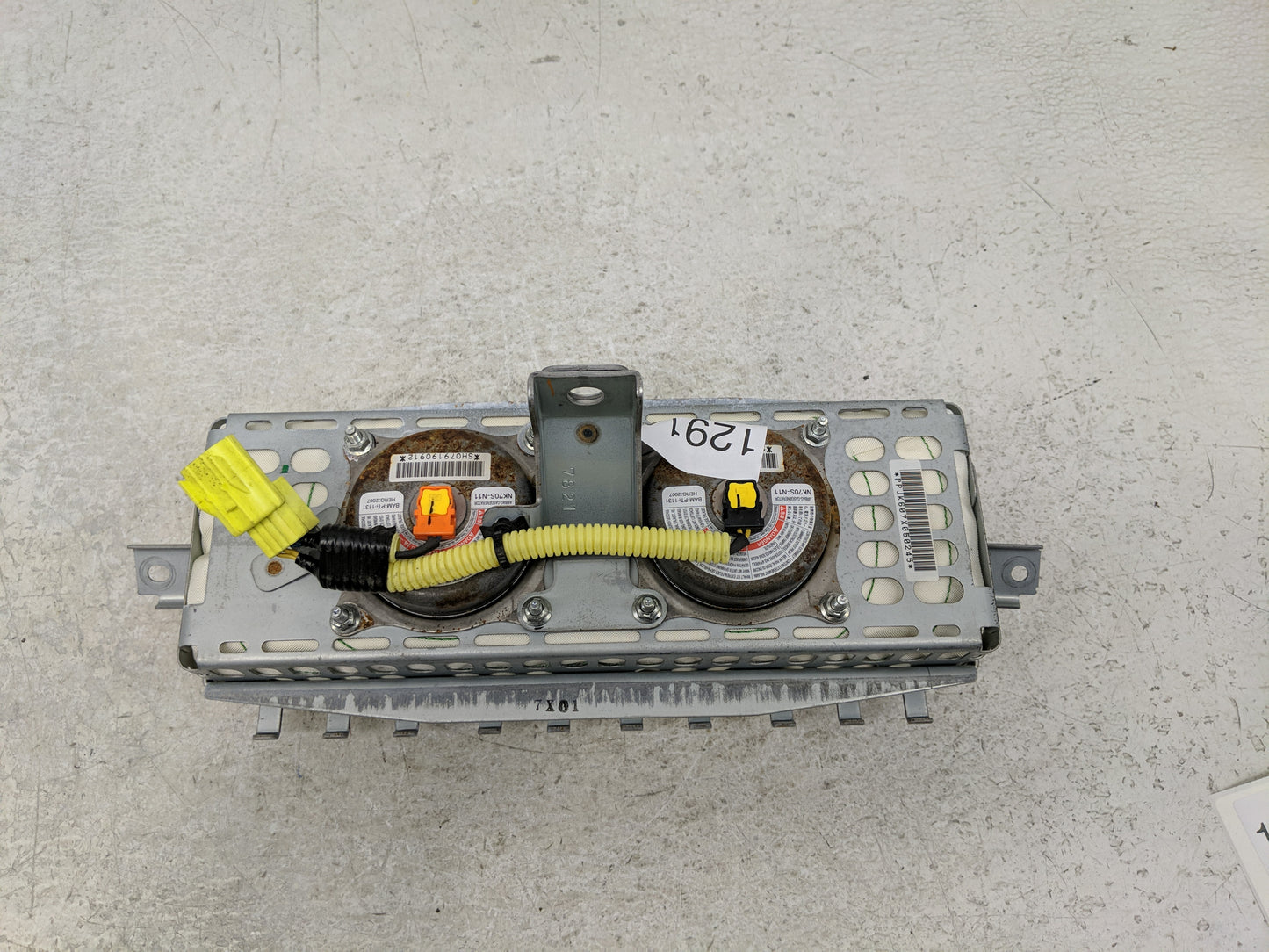 2007-2008 Infiniti G35 Air Bag Passenger Right Dashboard OEM P/N:K851EJK600 Fits Fits 2007 2008 OEM Used Auto Parts - Oemuse