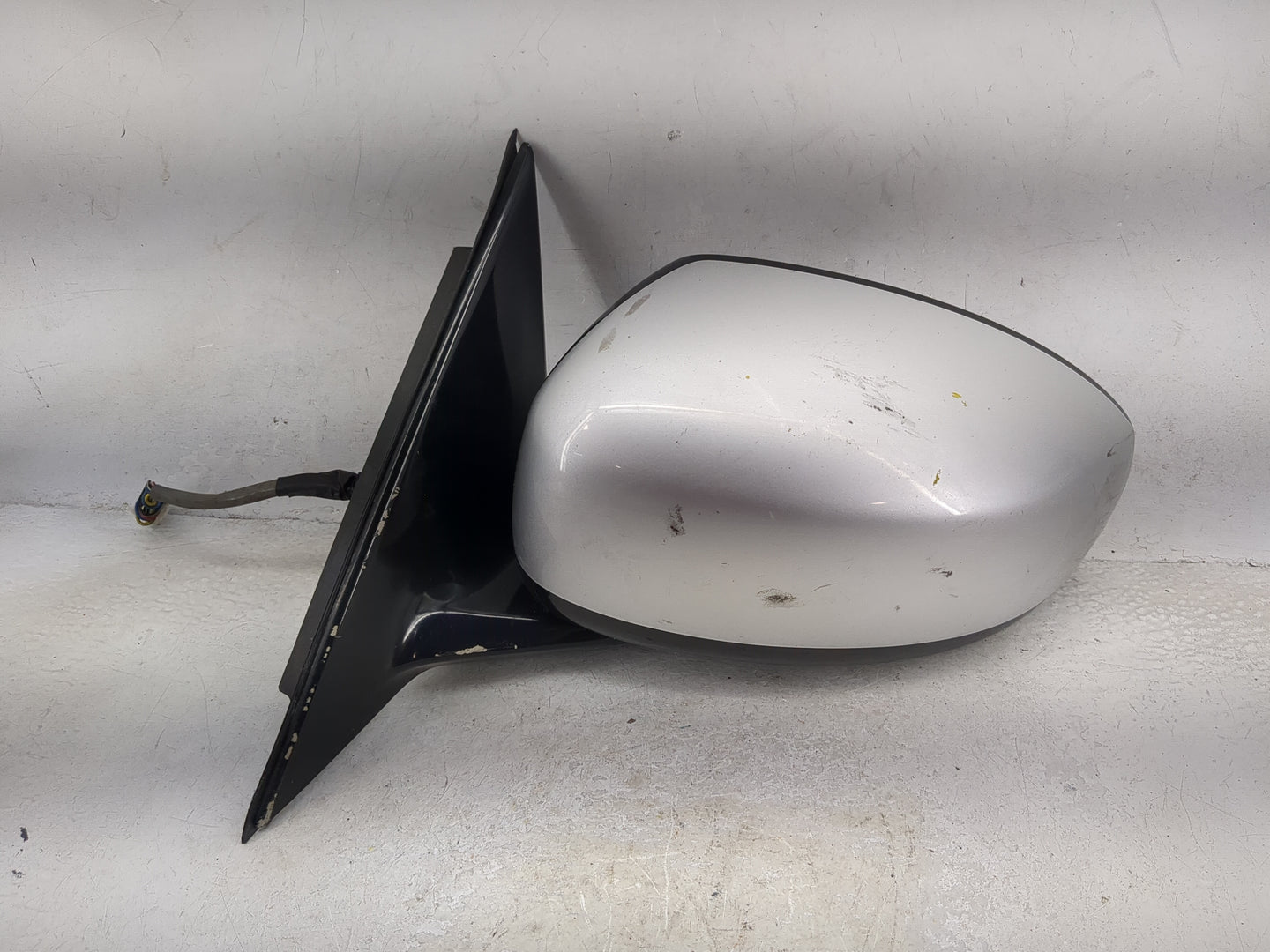 2007-2008 Infiniti G35 Driver Side View Mirror - Left Door Mirror OEM Used - Oemusedautoparts1.com
