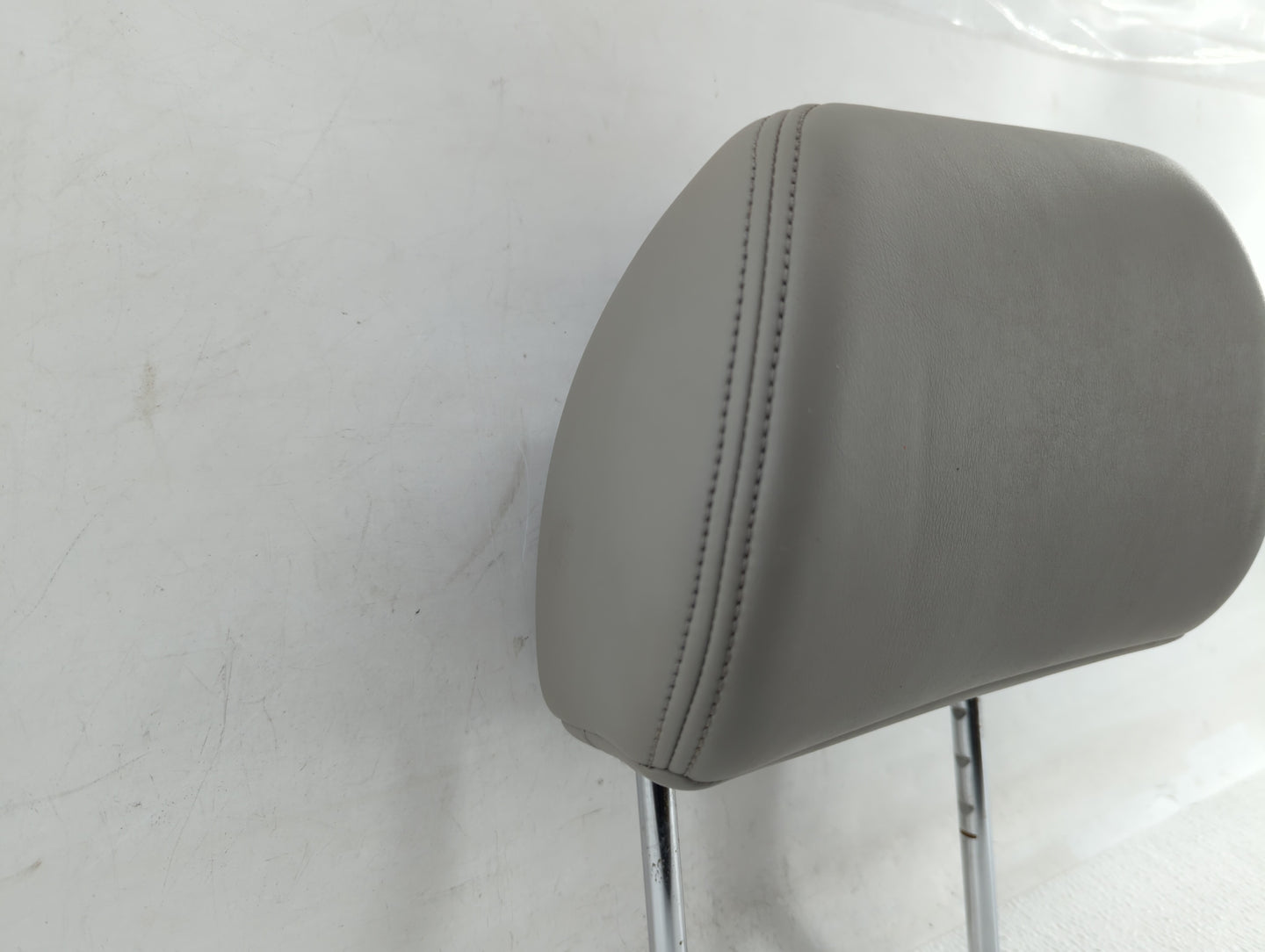 2007-2008 Infiniti G35 Headrest Head Rest Rear Seat Fits Fits 2007 2008 OEM Used Auto Parts - Oemusedautoparts1.com