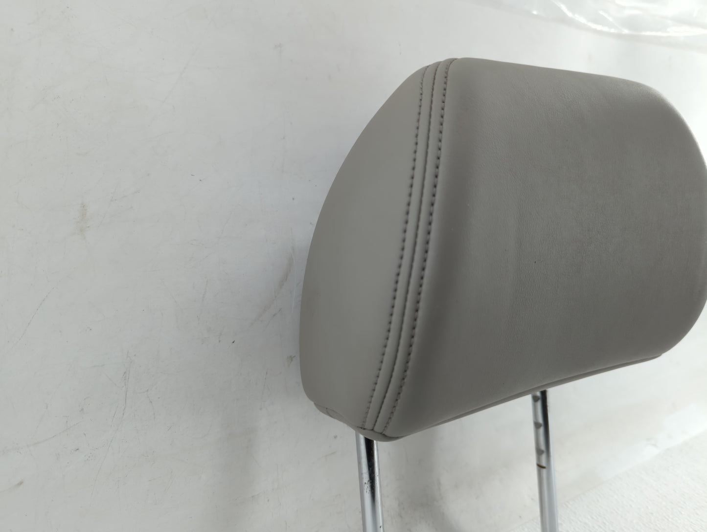 2007-2008 Infiniti G35 Headrest Head Rest Rear Seat Fits Fits 2007 2008 OEM Used Auto Parts - Oemusedautoparts1.com