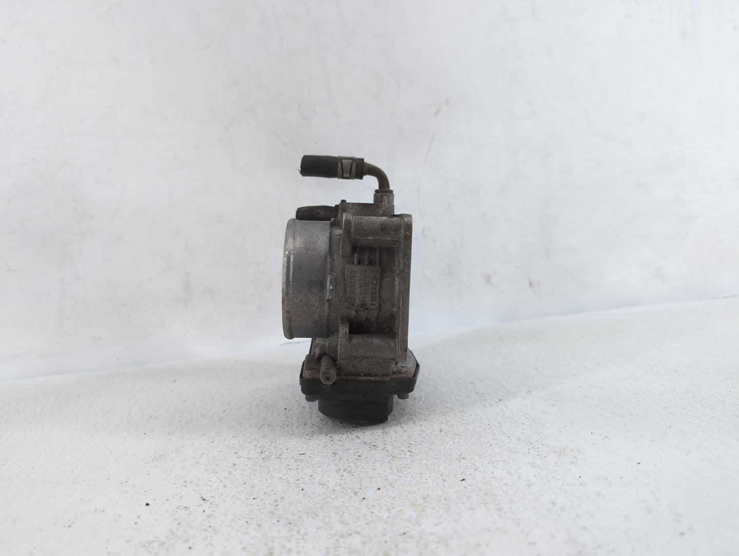 2007-2008 Infiniti G35 Throttle Body P/N:RME60-21 RME60-12 Fits OEM Used Auto Parts - Oemusedautoparts1.com
