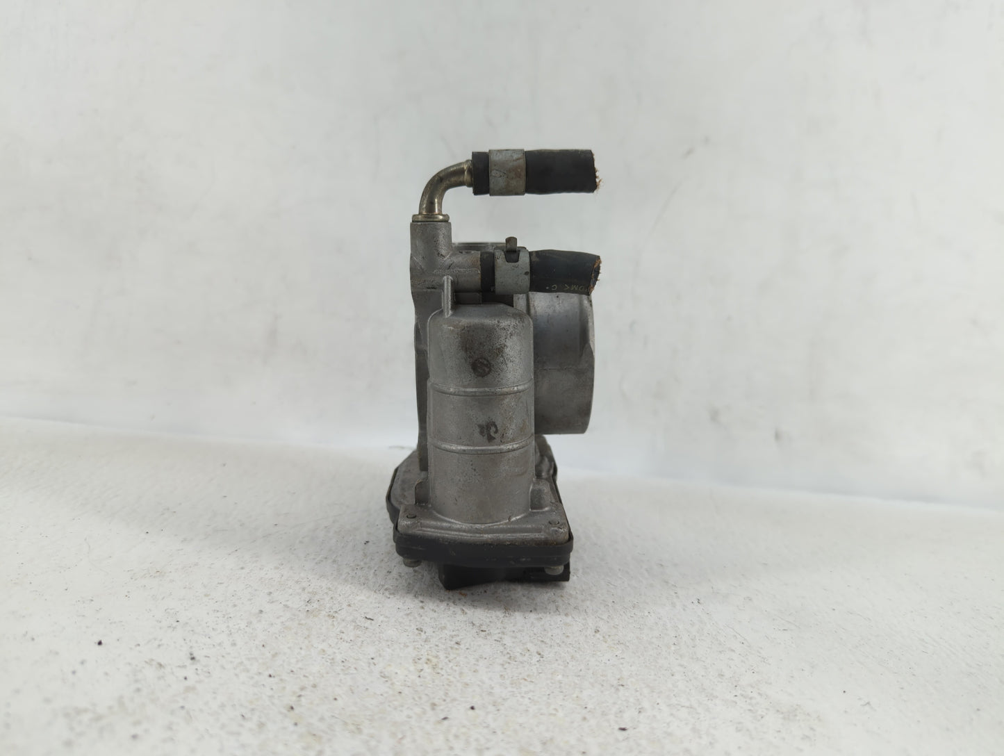 2007-2008 Infiniti G35 Throttle Body P/N:RME60-21 RME60-12 Fits OEM Used Auto Parts - Oemusedautoparts1.com