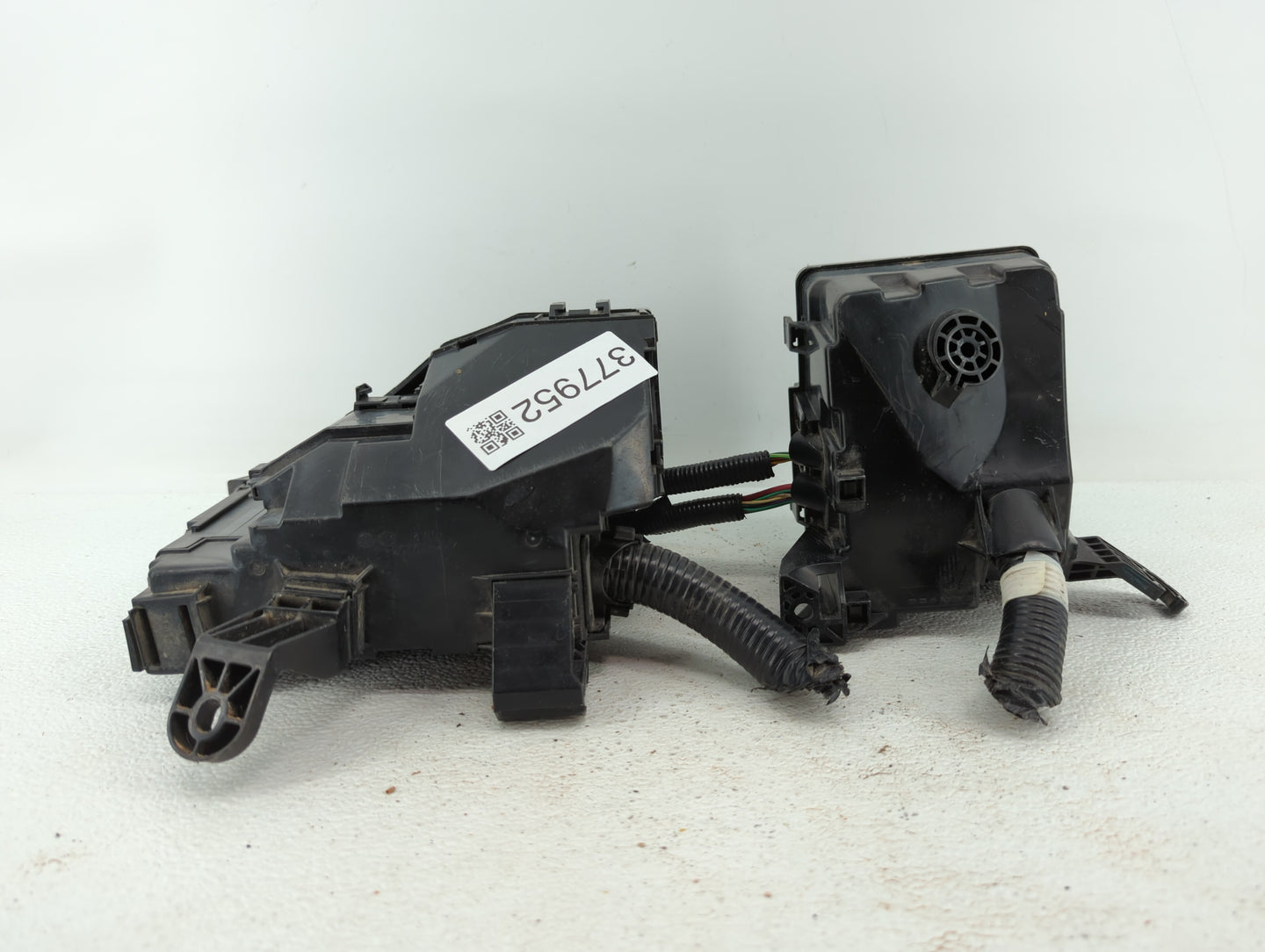 2007-2008 Infiniti G35 Fusebox Fuse Box Panel Relay Module P/N:24381 7990A 284B7JK00A Fits Fits 2007 2008 OEM Used Auto Part