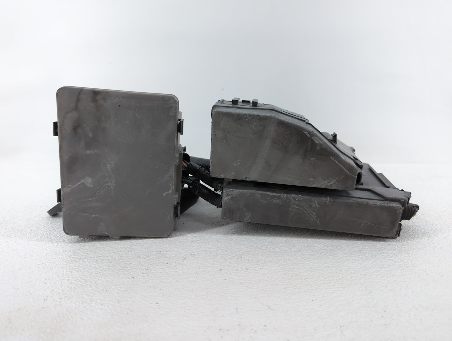 2007-2008 Infiniti G35 Fusebox Fuse Box Panel Relay Module P/N:24381 7990A 284B7JK00A Fits Fits 2007 2008 OEM Used Auto Part