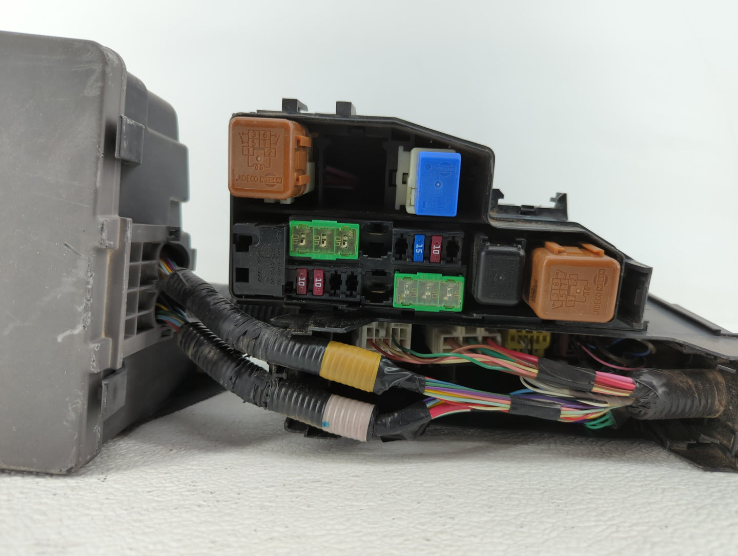 2007-2008 Infiniti G35 Fusebox Fuse Box Panel Relay Module P/N:24381 7990A 284B7JK00A Fits Fits 2007 2008 OEM Used Auto Part