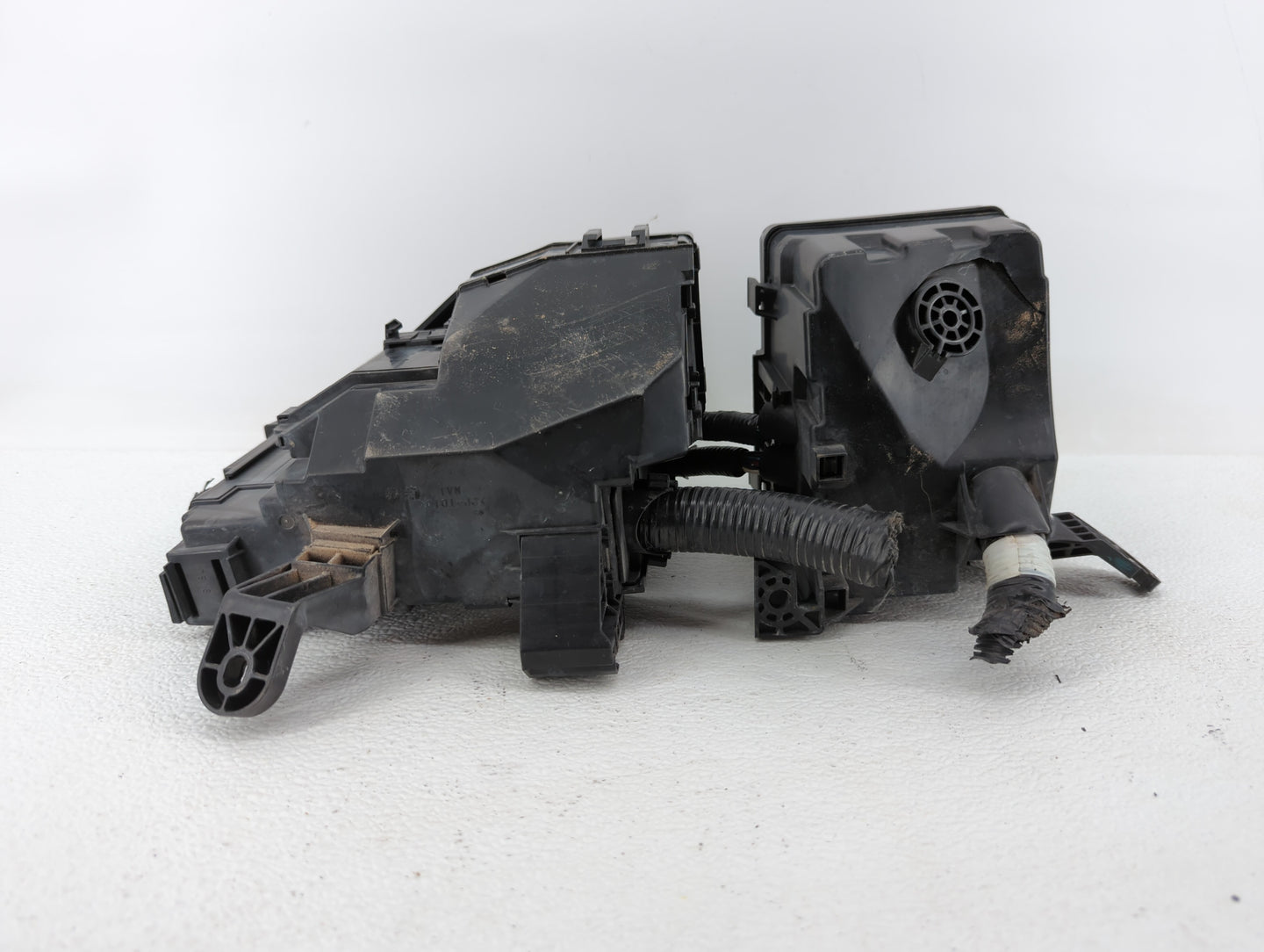 2007-2008 Infiniti G35 Fusebox Fuse Box Panel Relay Module P/N:24381 7990A 284B7JK00A Fits Fits 2007 2008 OEM Used Auto Part