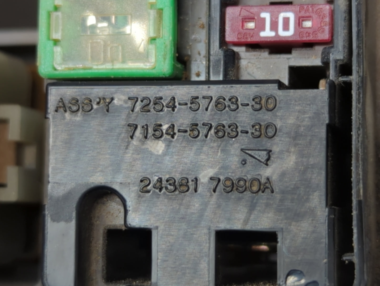 2007-2008 Infiniti G35 Fusebox Fuse Box Panel Relay Module P/N:24381 7990A 284B9 JK000, 284B7JK00A Fits Fits 2007 2008 OEM U