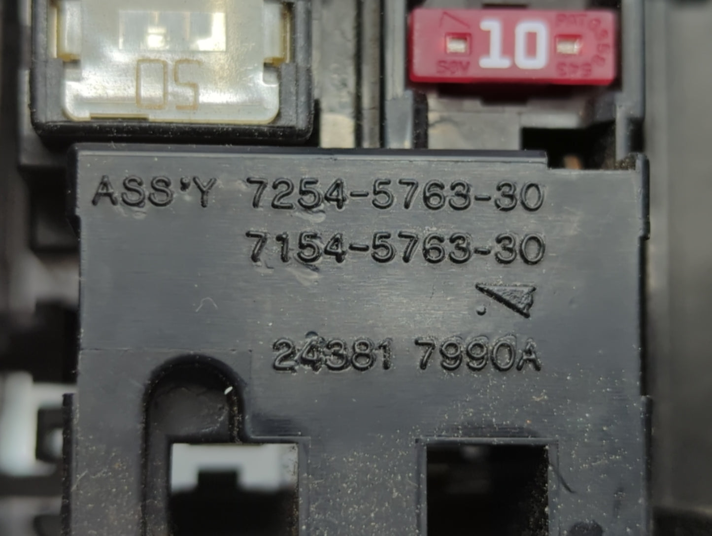 2007-2008 Infiniti G35 Fusebox Fuse Box Panel Relay Module P/N:24381 7990A 284B7JK00A, 284B9 JK000 Fits Fits 2007 2008 OEM U