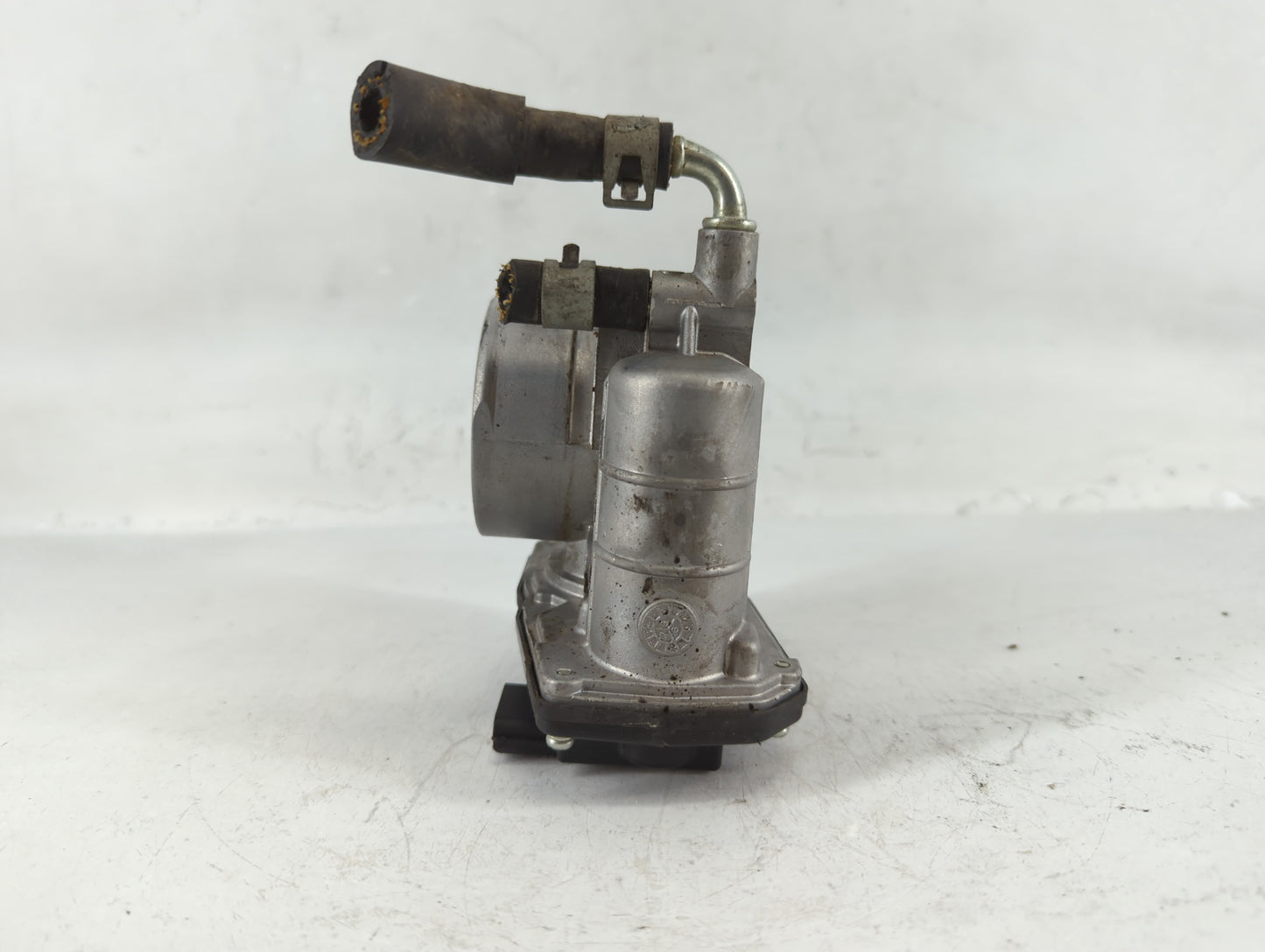 2007-2008 Infiniti G35 Throttle Body P/N:S0520H RME60-21 Fits OEM Used Auto Parts - Oemusedautoparts1.com
