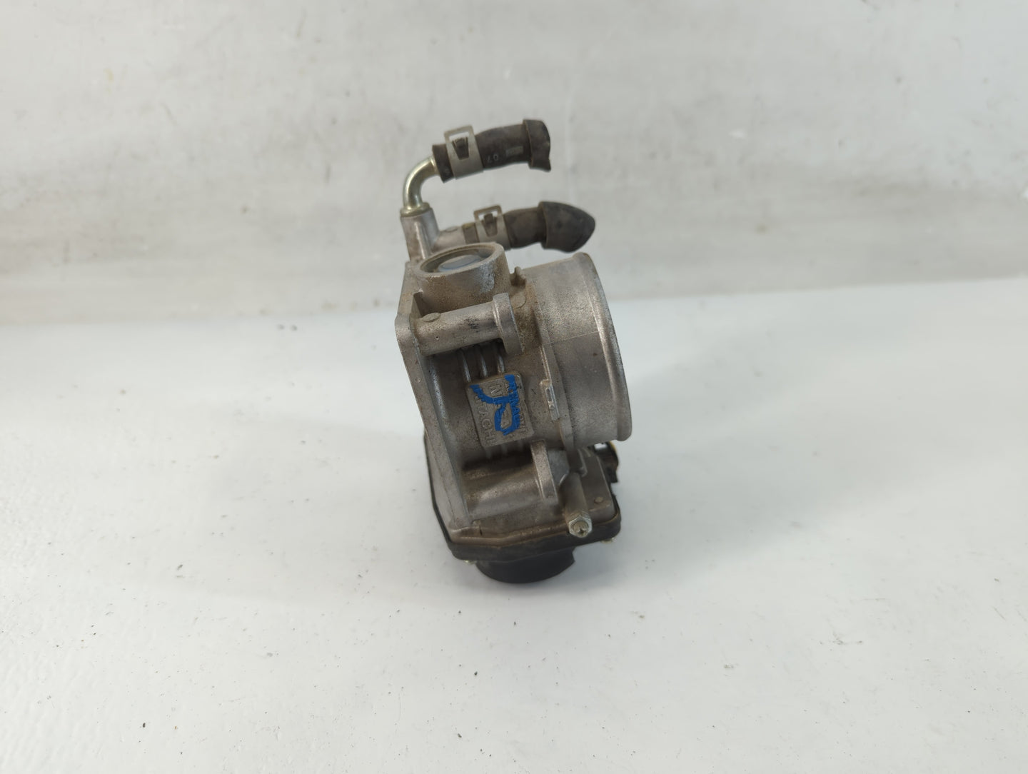 2007-2008 Infiniti G35 Throttle Body P/N:7514H RME60-21 Fits OEM Used Auto Parts - Oemusedautoparts1.com