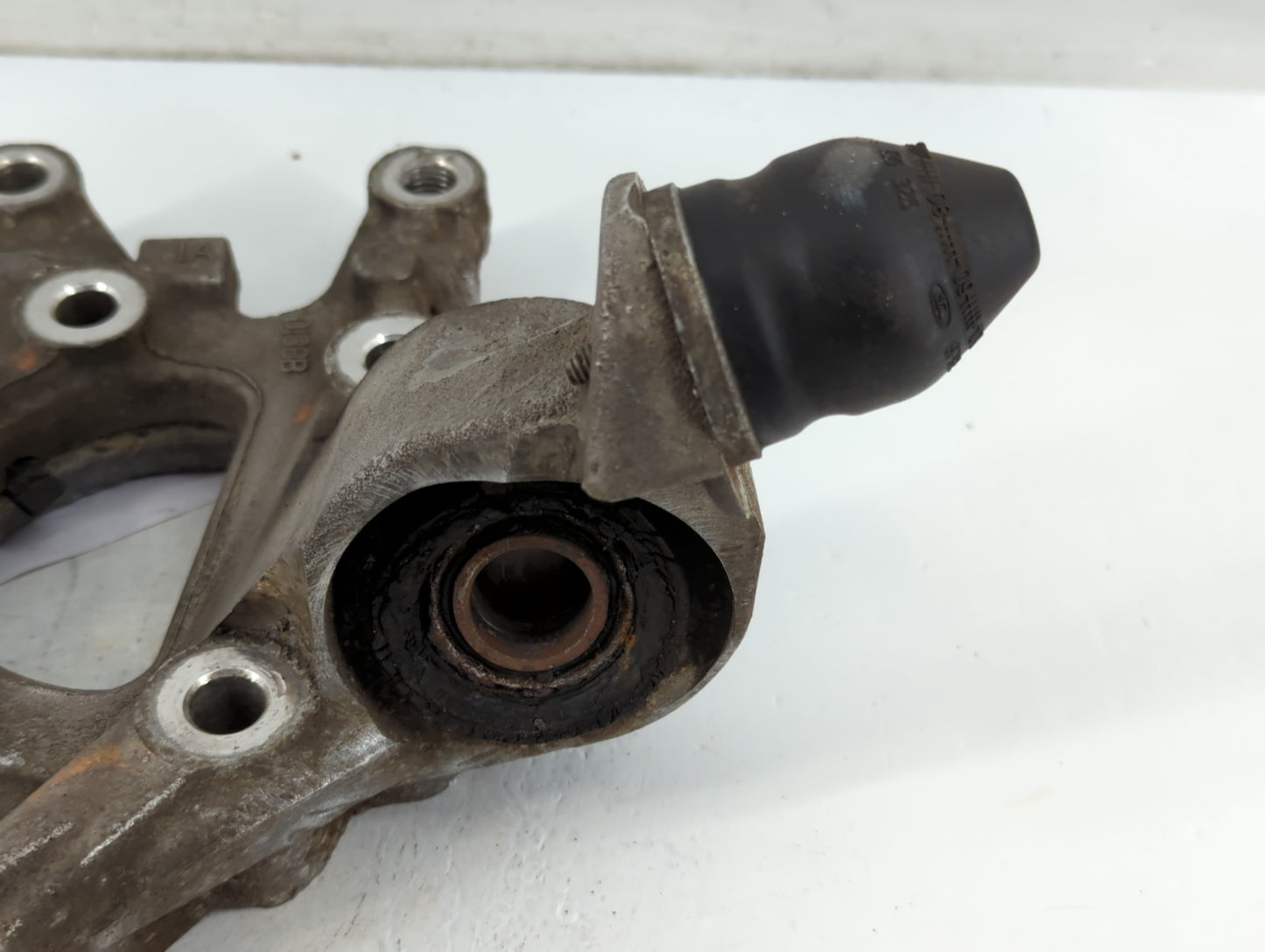 2007-2008 Infiniti G35 Passenger Rear Knuckle/stub Axle Oem - Oemusedautoparts1.com