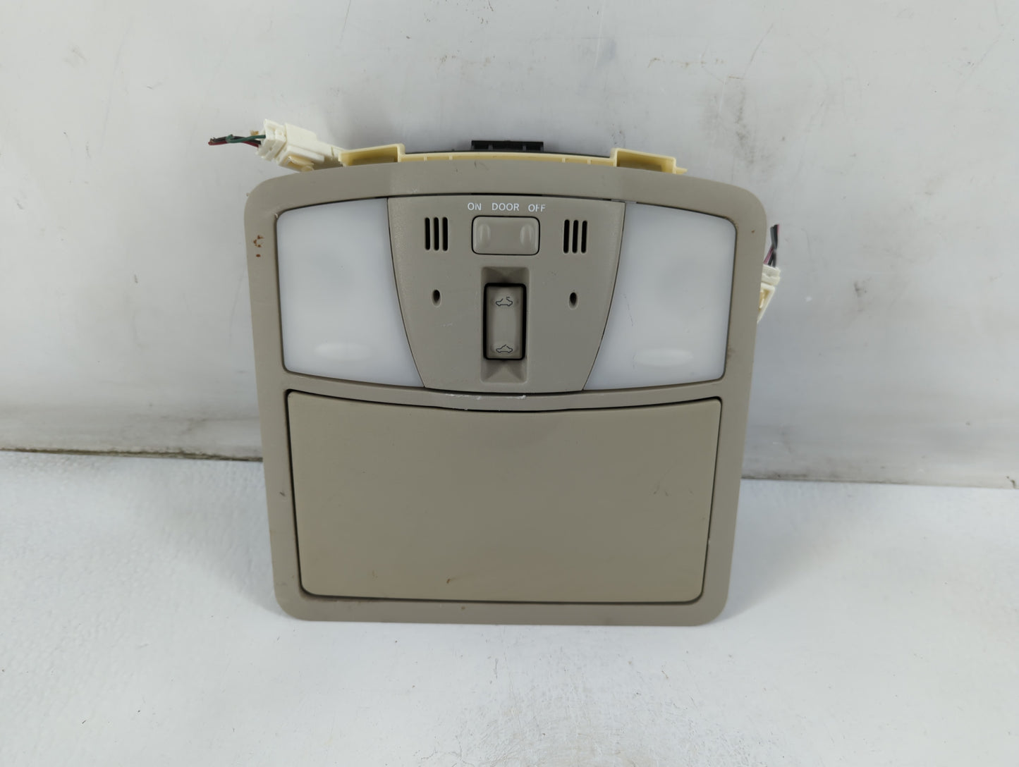 2007 Infiniti G35 Overhead Roof Console - Oemusedautoparts1.com
