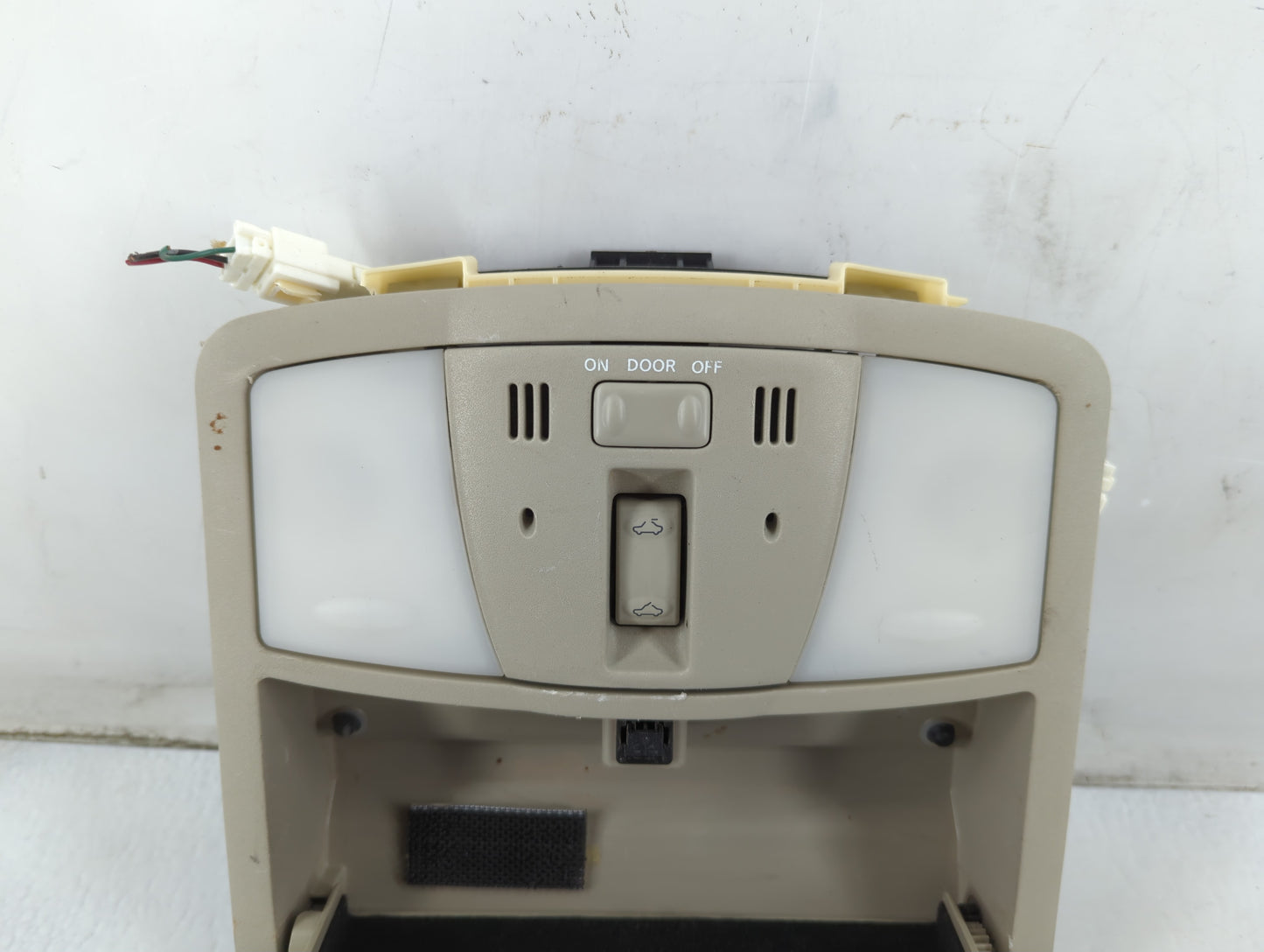 2007 Infiniti G35 Overhead Roof Console - Oemusedautoparts1.com