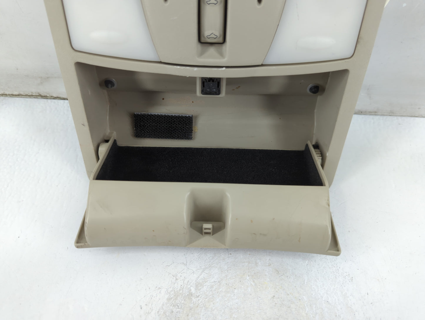 2007 Infiniti G35 Overhead Roof Console - Oemusedautoparts1.com
