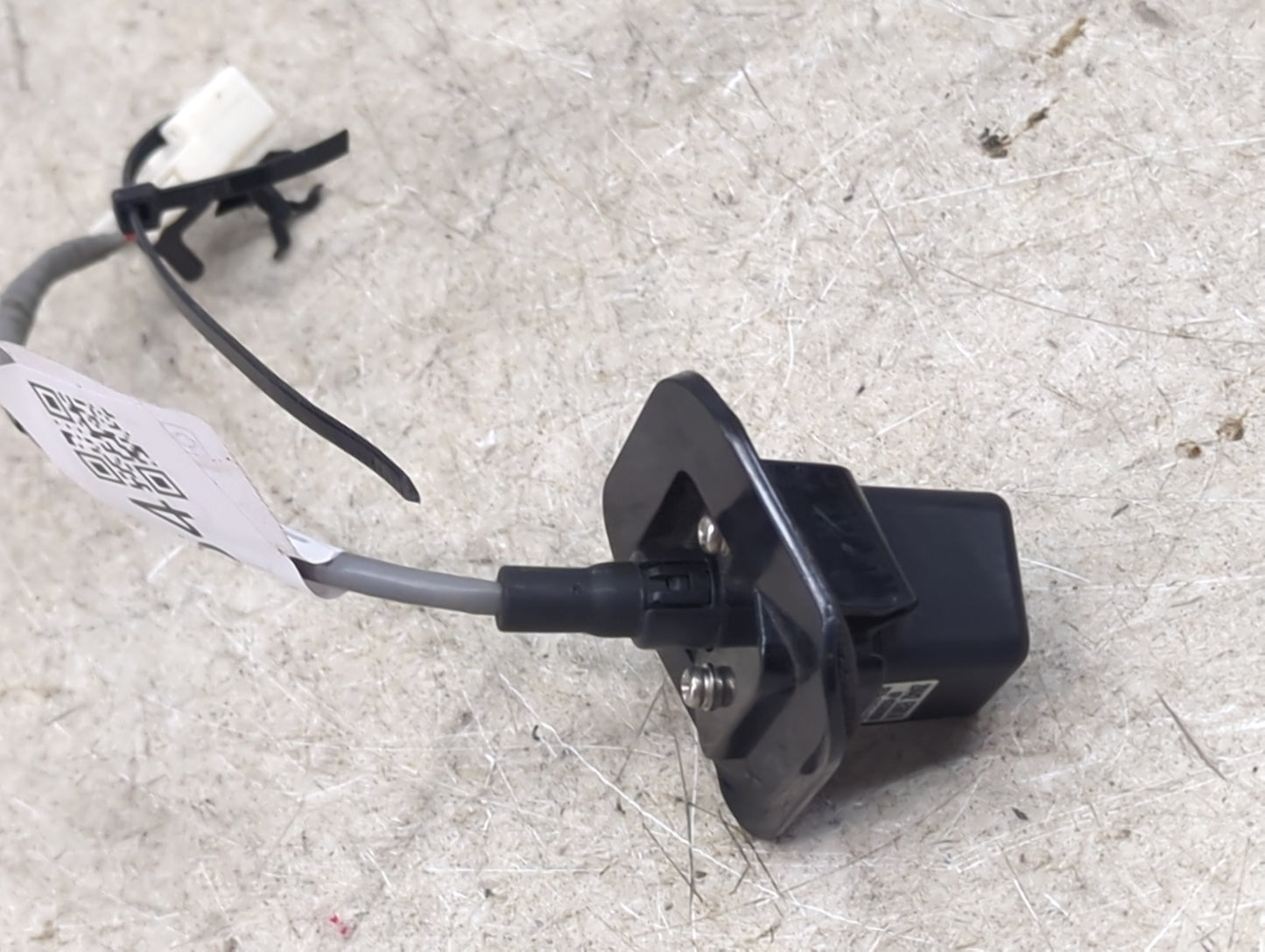 2006-2007 Infiniti M35 Backup Camera Or Backup Sensor - Oemusedautoparts1.com
