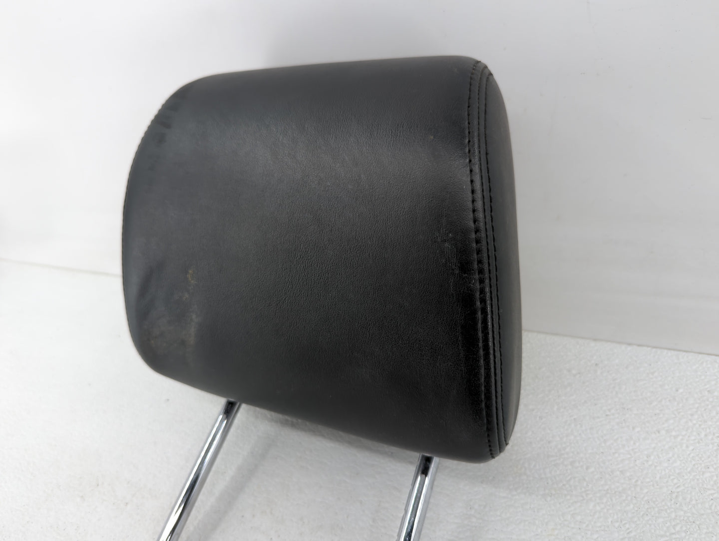 2006-2007 Infiniti M35 Headrest Head Rest Rear Seat Fits Fits 2006 2007 OEM Used Auto Parts - Oemusedautoparts1.com