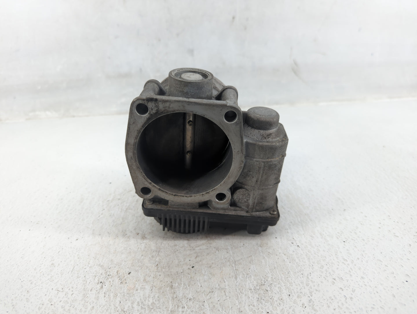 2006-2008 Infiniti M35 Throttle Body P/N:RME70-6 Fits Fits 2006 2007 2008 2009 OEM Used Auto Parts - Oemusedautoparts1.com