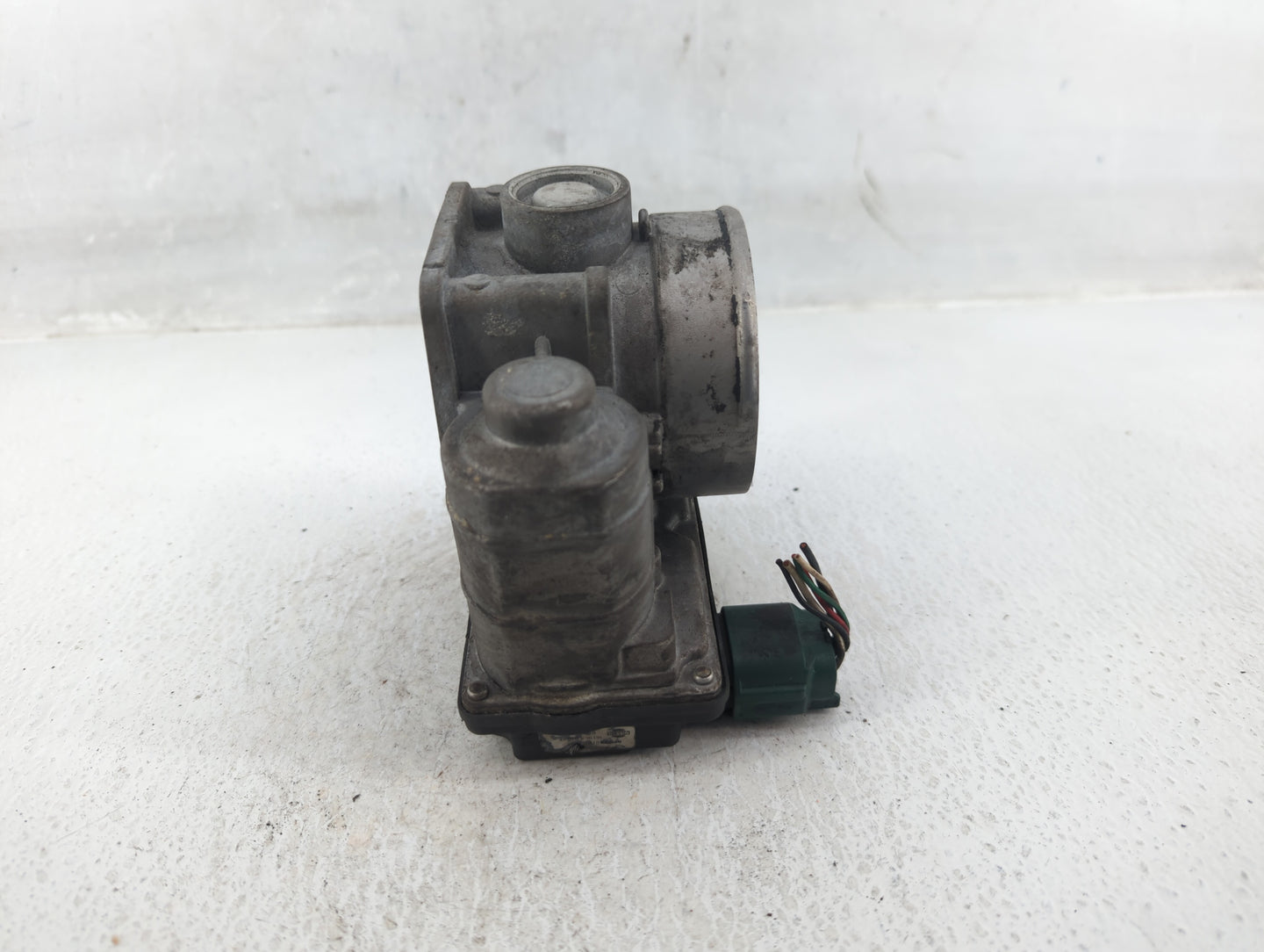 2006-2008 Infiniti M35 Throttle Body P/N:RME70-6 Fits Fits 2006 2007 2008 2009 OEM Used Auto Parts - Oemusedautoparts1.com