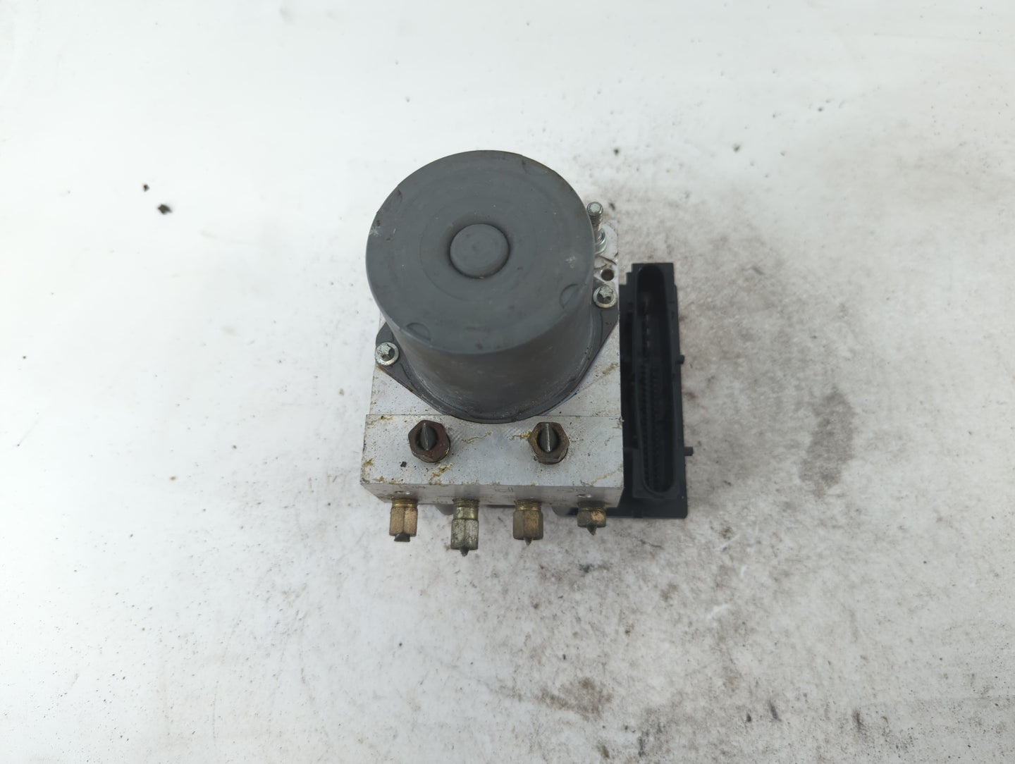 2006-2007 Infiniti M35 ABS Pump Control Module Replacement P/N:47660 EH40D Fits Fits 2006 2007 OEM Used Auto Parts - Oemused