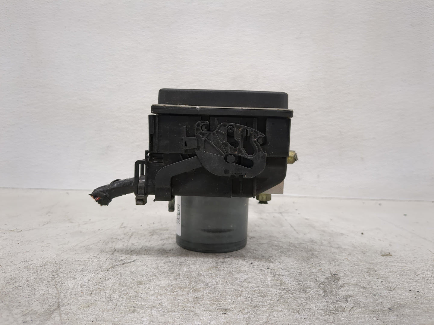 2006-2007 Infiniti M45 ABS Pump Control Module Replacement P/N:0 265 950 451 27534AG16A Fits Fits 2006 2007 OEM Used Auto Pa