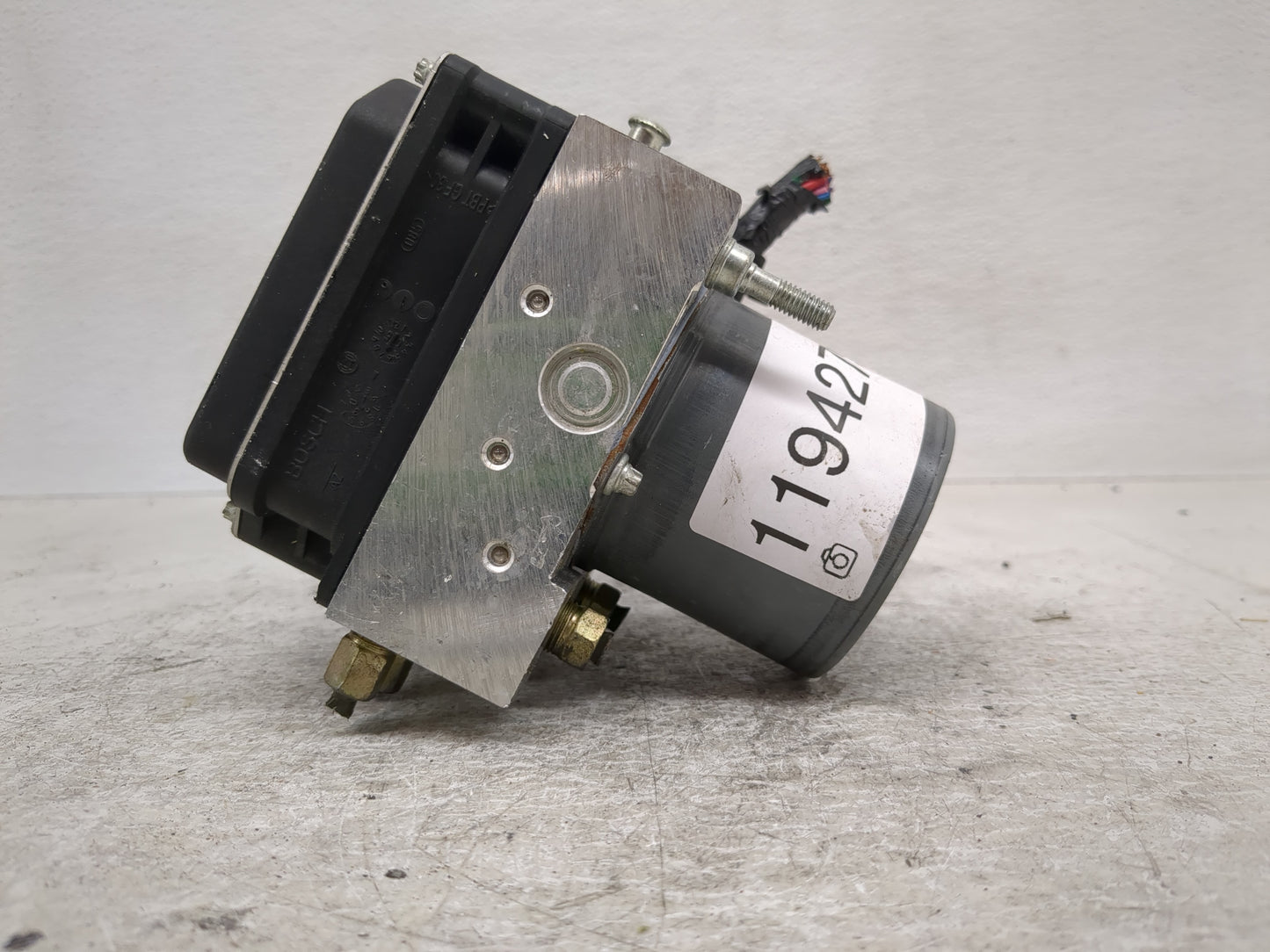 2006-2007 Infiniti M45 ABS Pump Control Module Replacement P/N:0 265 950 451 27534AG16A Fits Fits 2006 2007 OEM Used Auto Pa