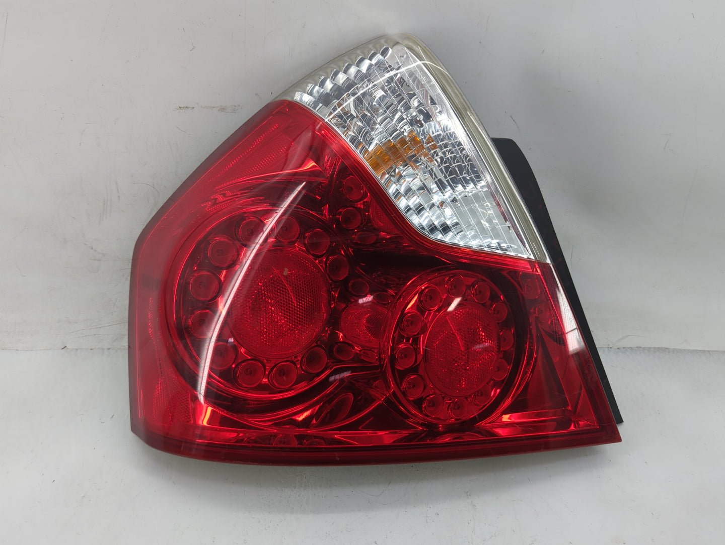 2006-2007 Infiniti M45 Tail Light Assembly Driver Left OEM P/N:220-63788 Fits Fits 2006 2007 OEM Used Auto Parts - Oemusedau