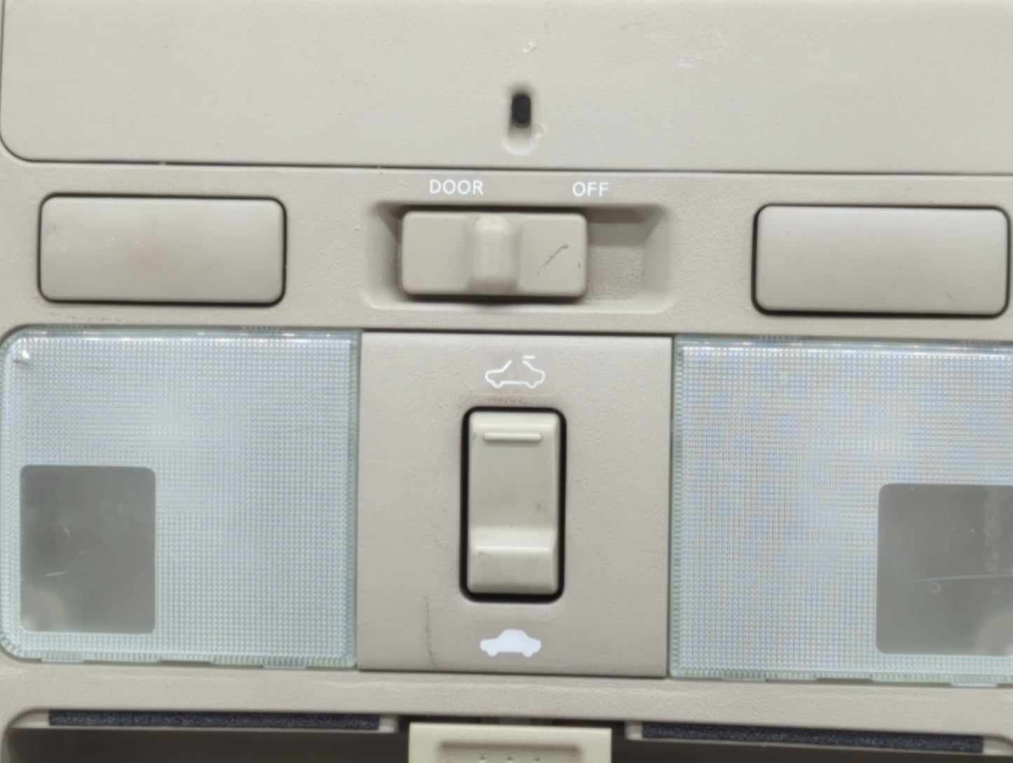 2007 Infiniti M45 Overhead Roof Console - Oemusedautoparts1.com