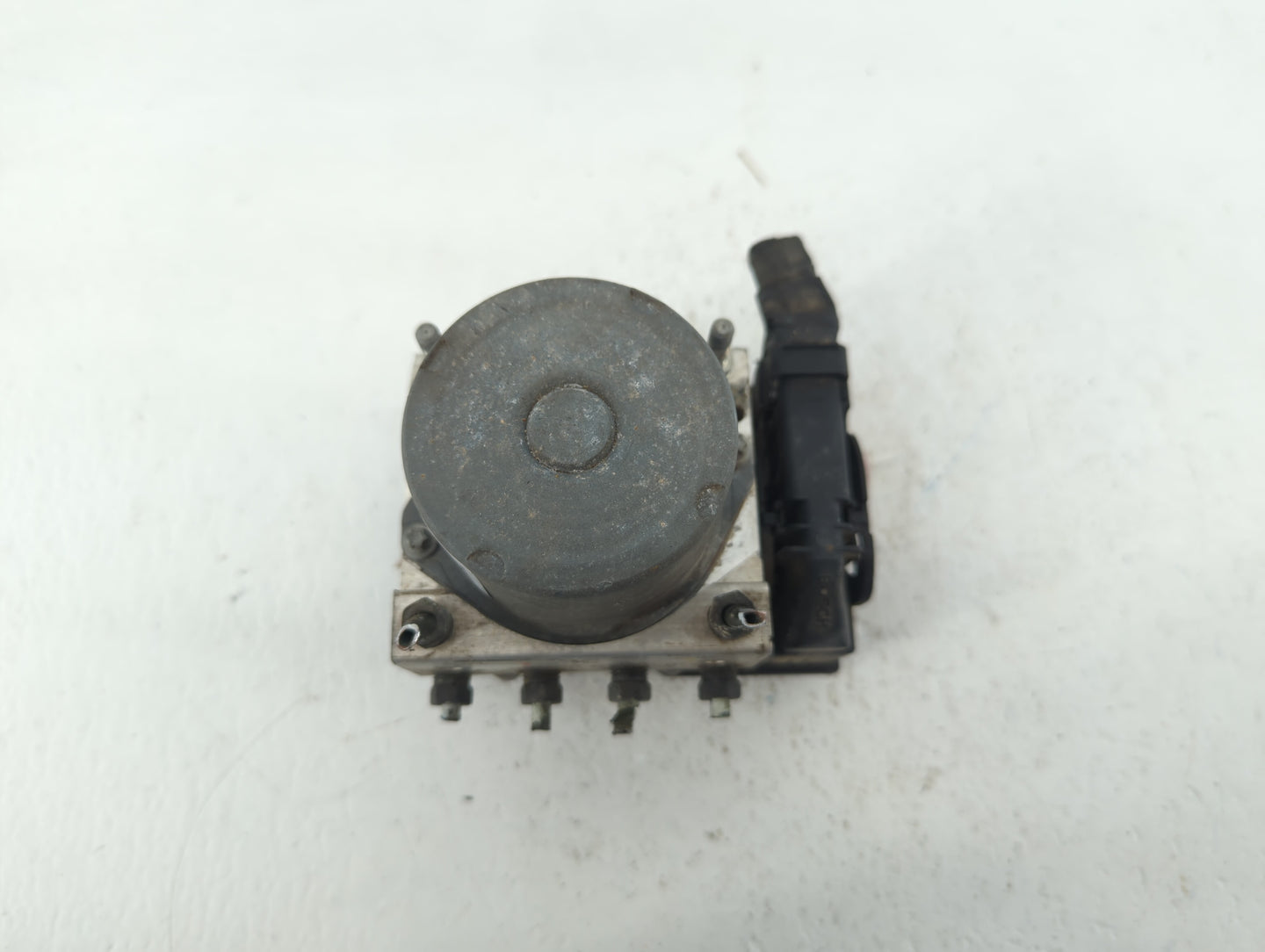 2006-2007 Infiniti M45 ABS Pump Control Module Replacement P/N:27534AG16A Fits Fits 2006 2007 OEM Used Auto Parts - Oemuseda