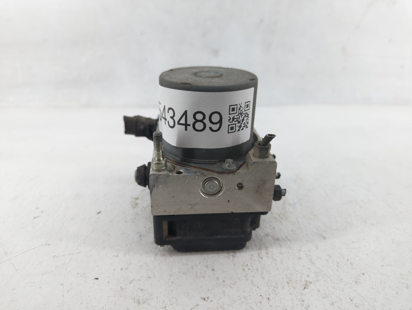 2006-2007 Infiniti M45 ABS Pump Control Module Replacement P/N:27534AG16A Fits Fits 2006 2007 OEM Used Auto Parts - Oemuseda