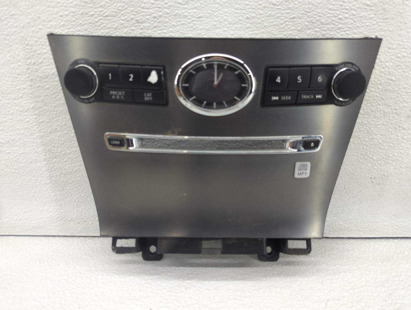 2006-2007 Infiniti M45 Radio Control Panel - Oemusedautoparts1.com